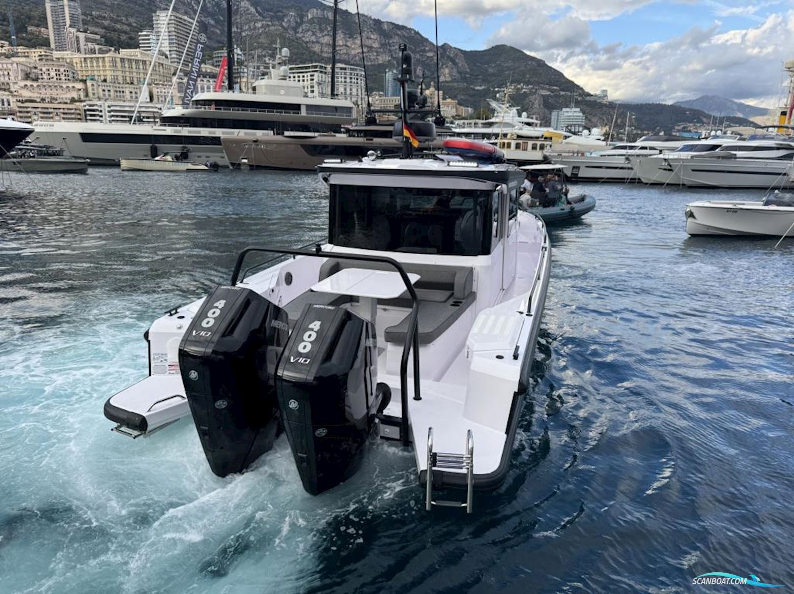 Axopar 37 Cross Cabin - Reserviert