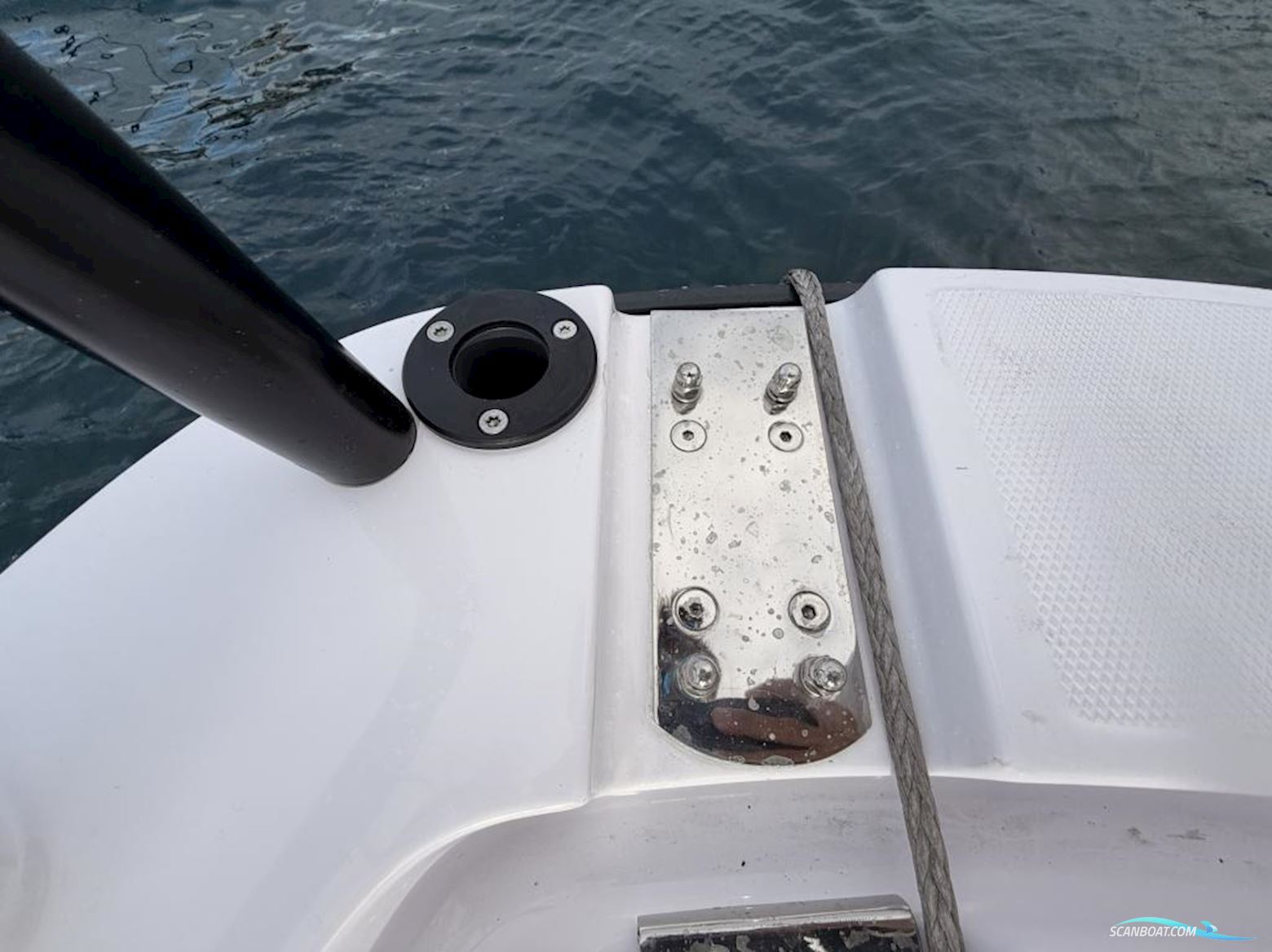 Axopar 37 Cross Cabin - Reserviert