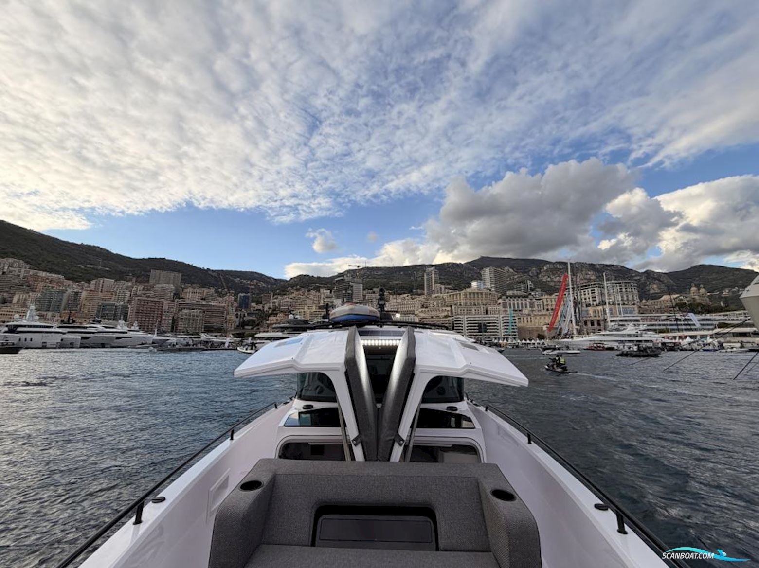 Axopar 37 Cross Cabin - Reserviert