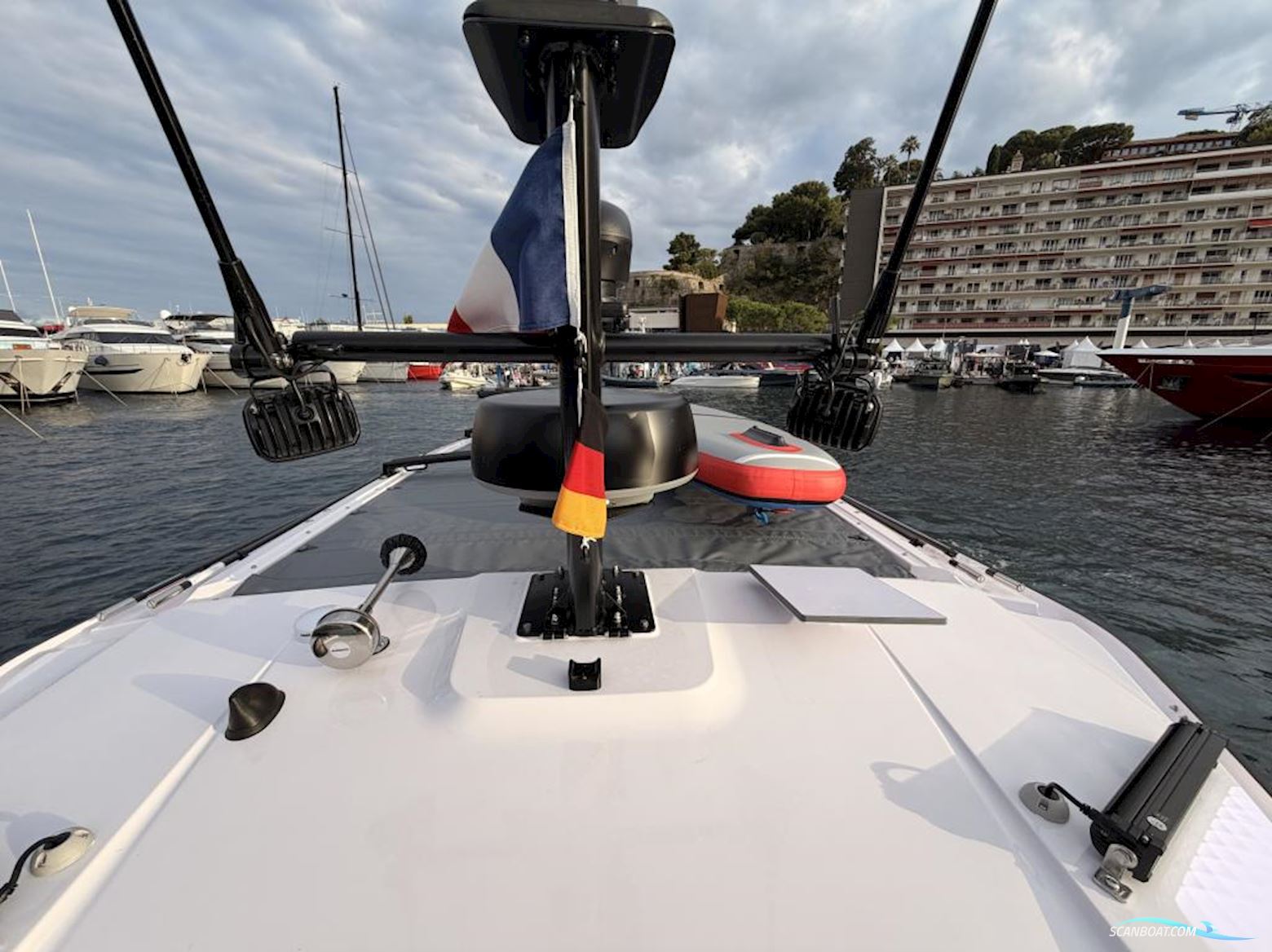Axopar 37 Cross Cabin - Reserviert