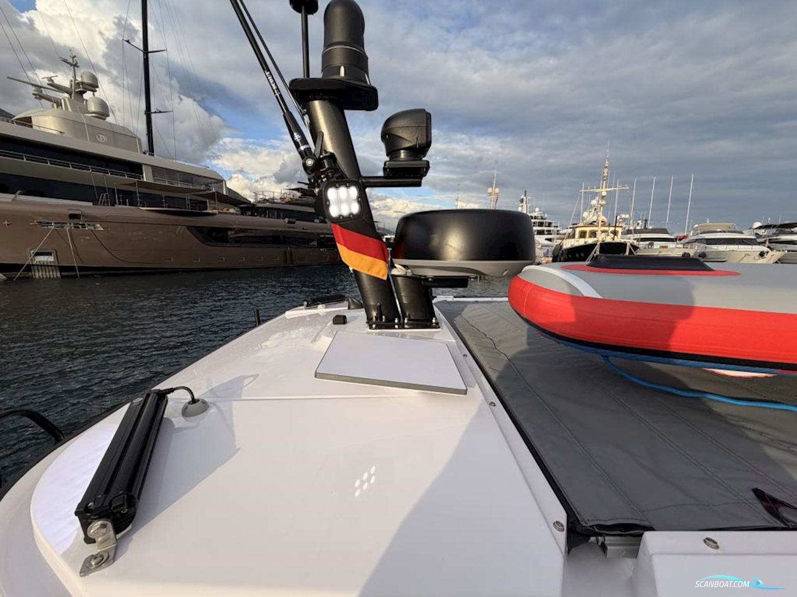 Axopar 37 Cross Cabin - Reserviert