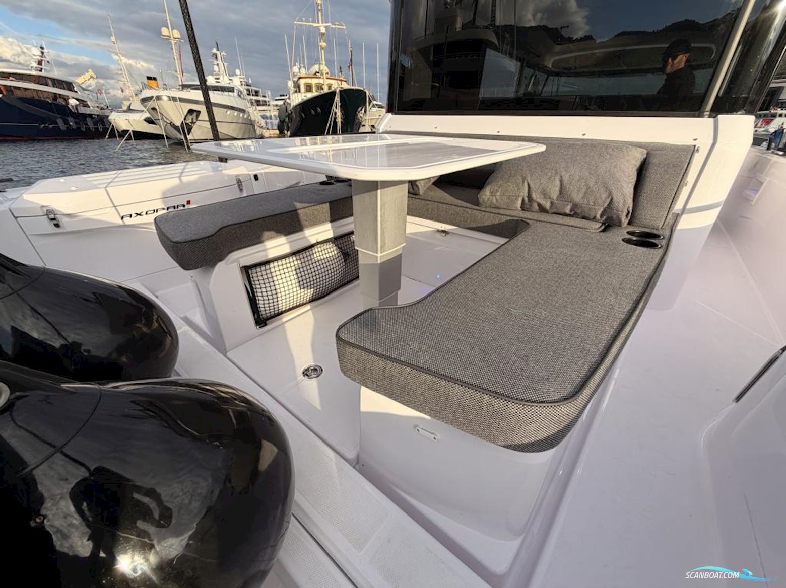 Axopar 37 Cross Cabin - Reserviert