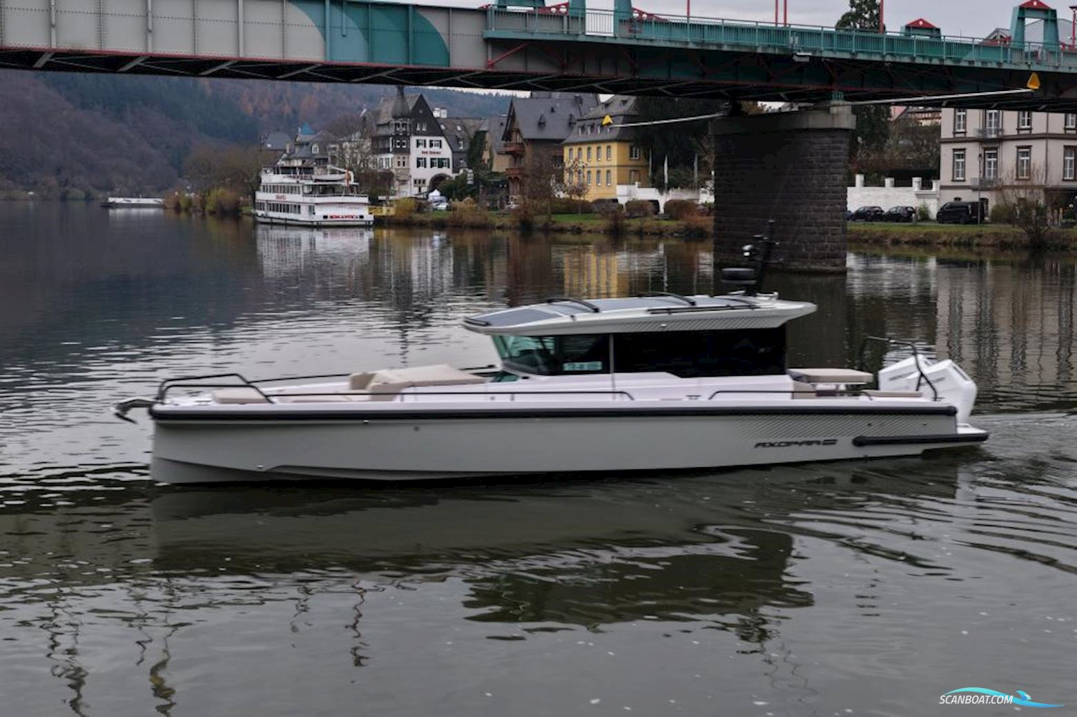 Axopar 37 Cross Cabin - U-Sofa