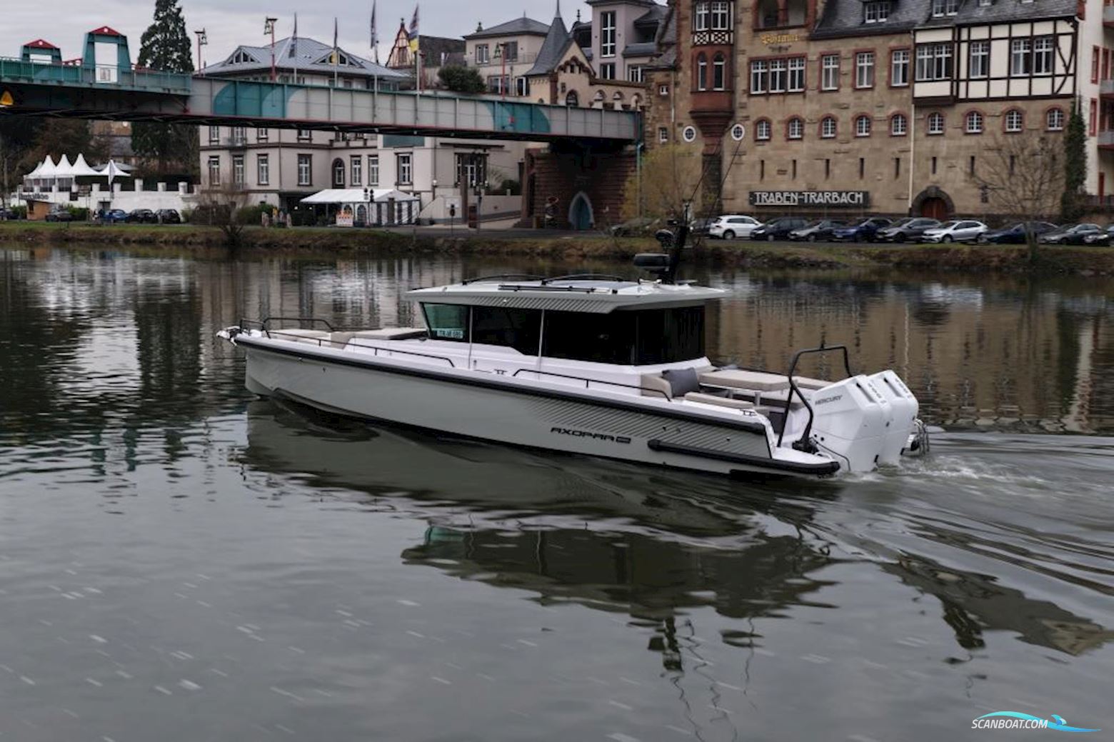 Axopar 37 Cross Cabin - U-Sofa