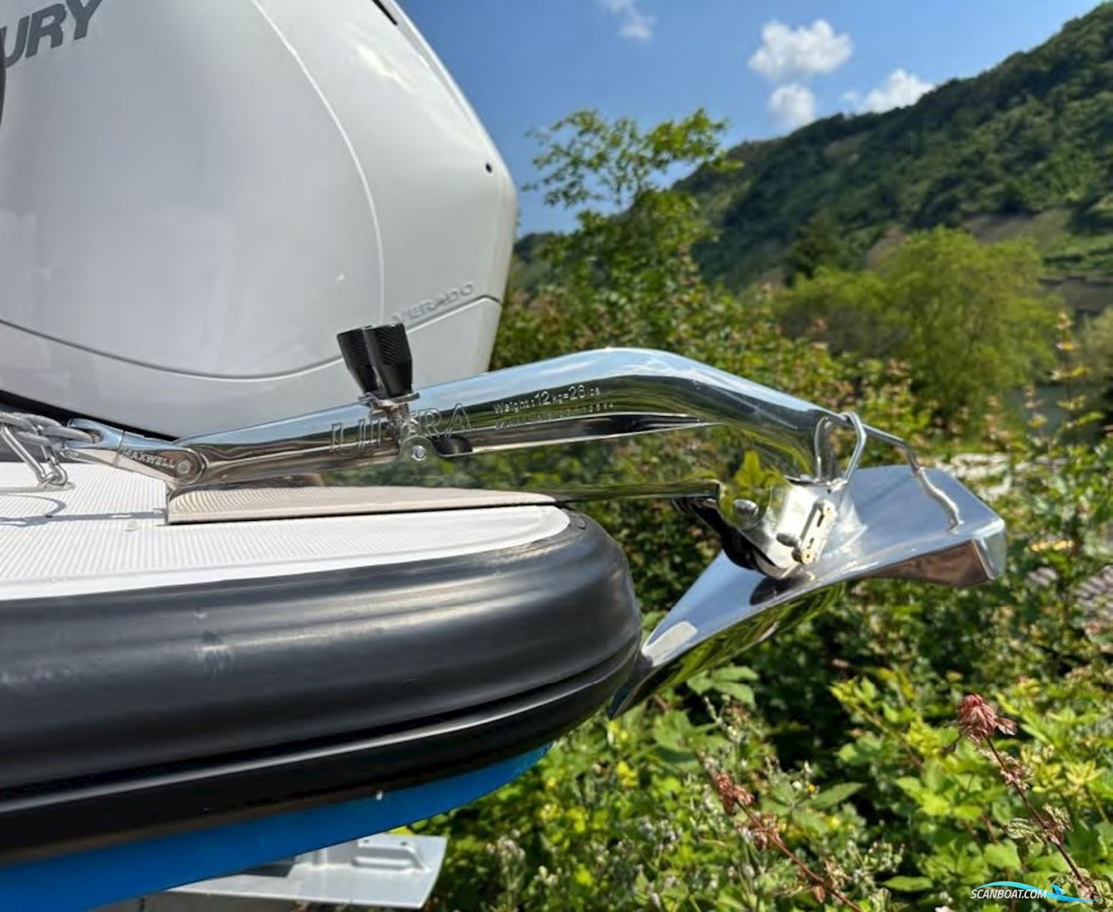 Axopar 37 Cross Cabin Brabus Line