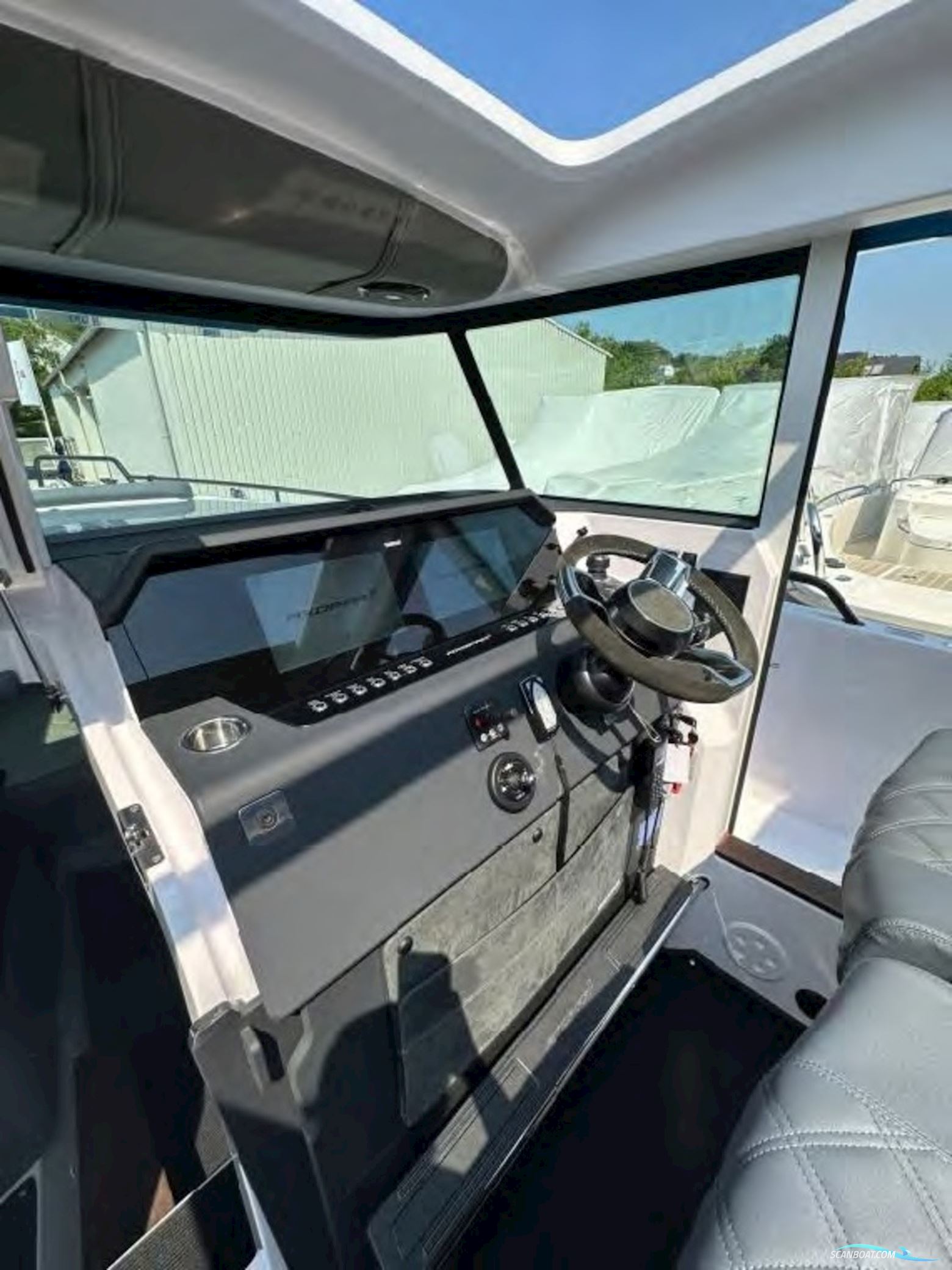 Axopar 37 Cross Cabin Brabus Line