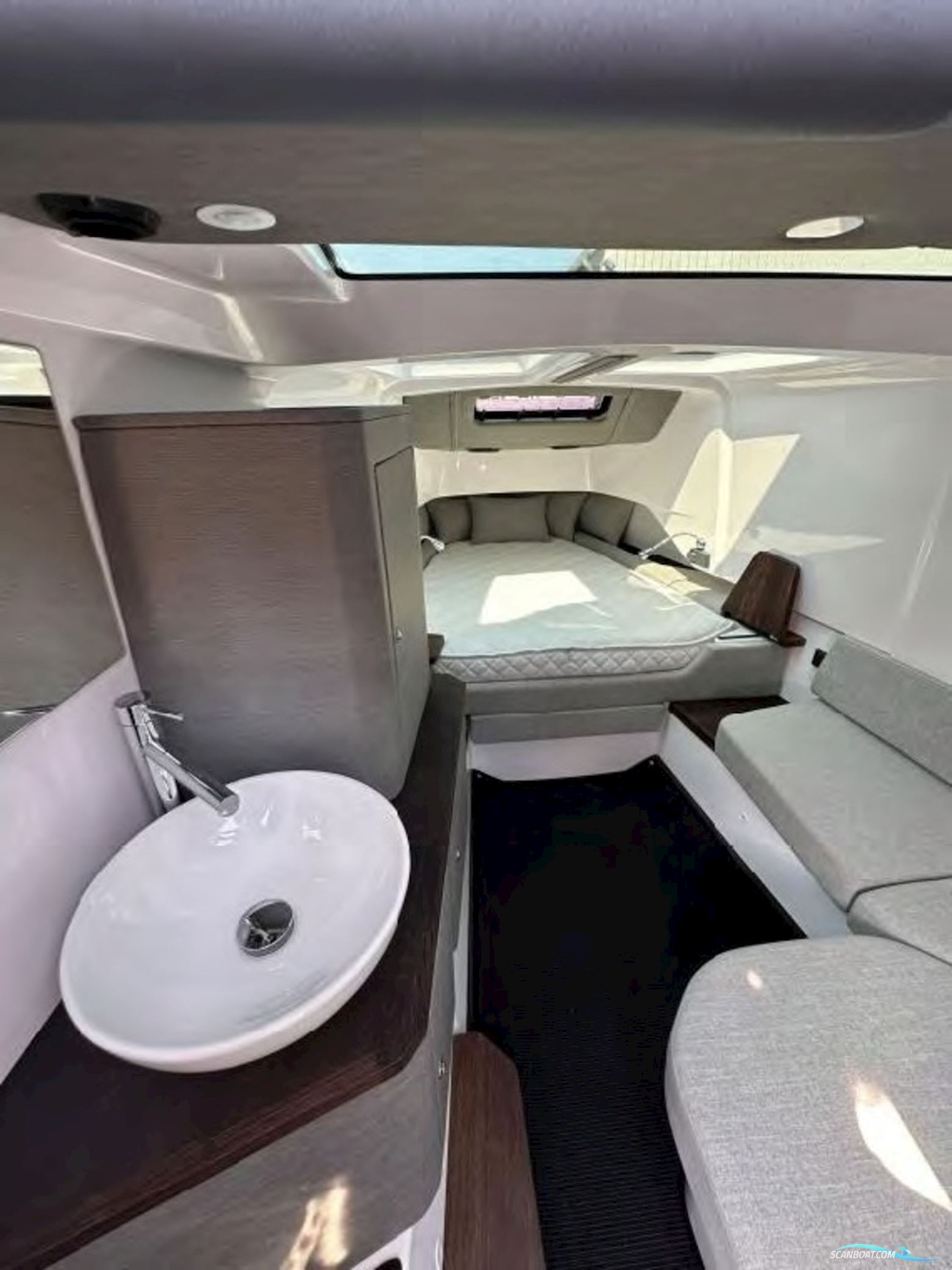 Axopar 37 Cross Cabin Brabus Line