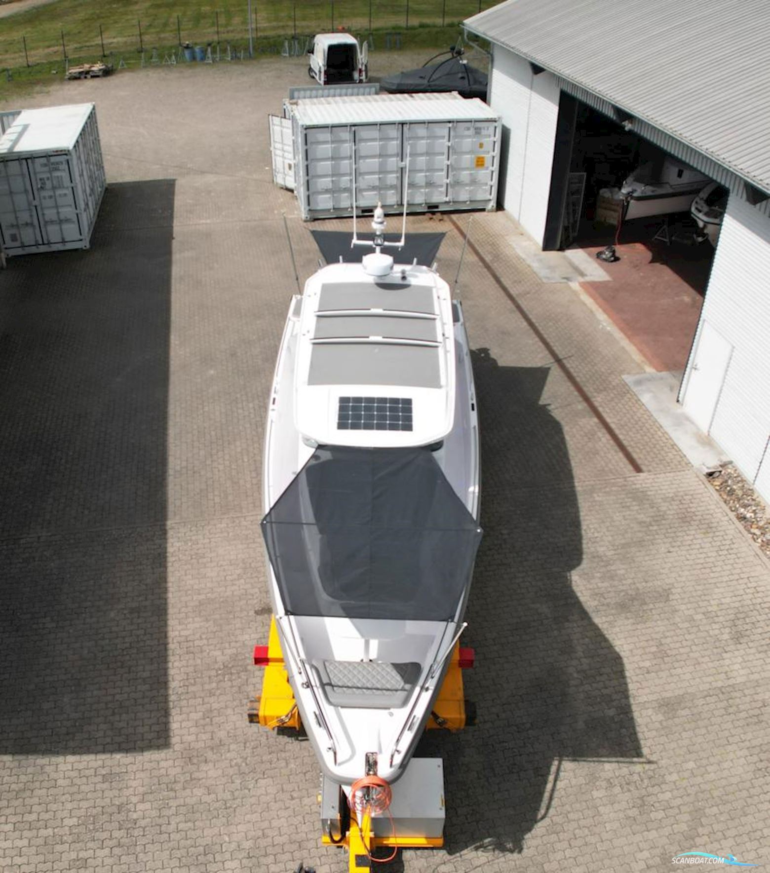 AXOPAR 37 Cross Cabin