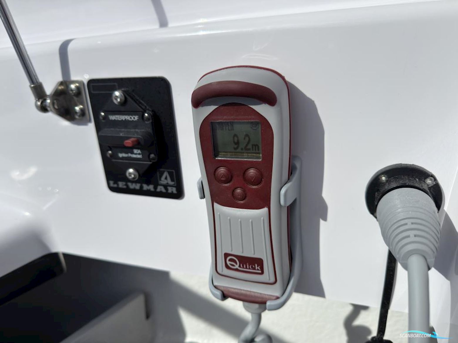 AXOPAR 37 Cross Cabin