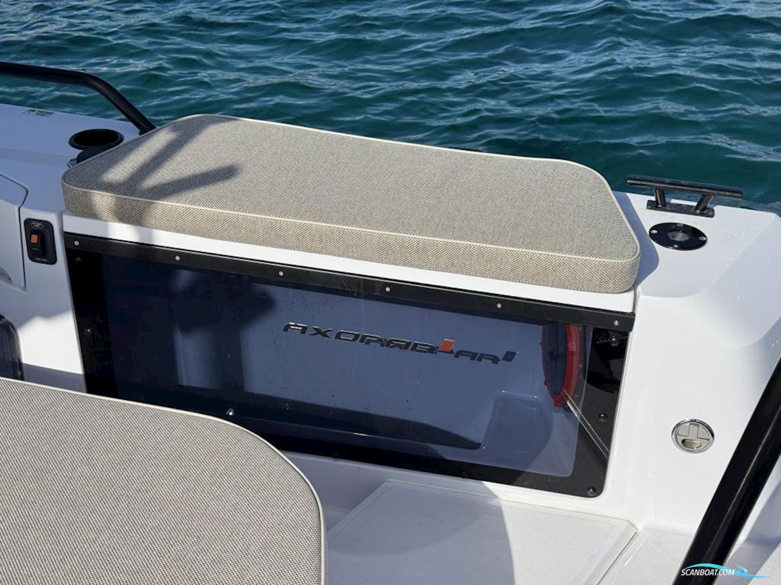 AXOPAR 37 Cross Cabin