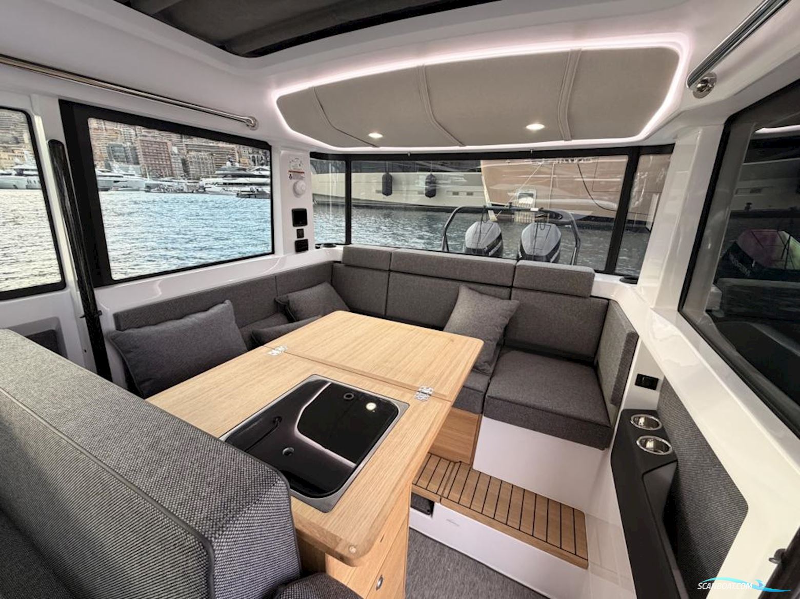 AXOPAR 37 Cross Cabin