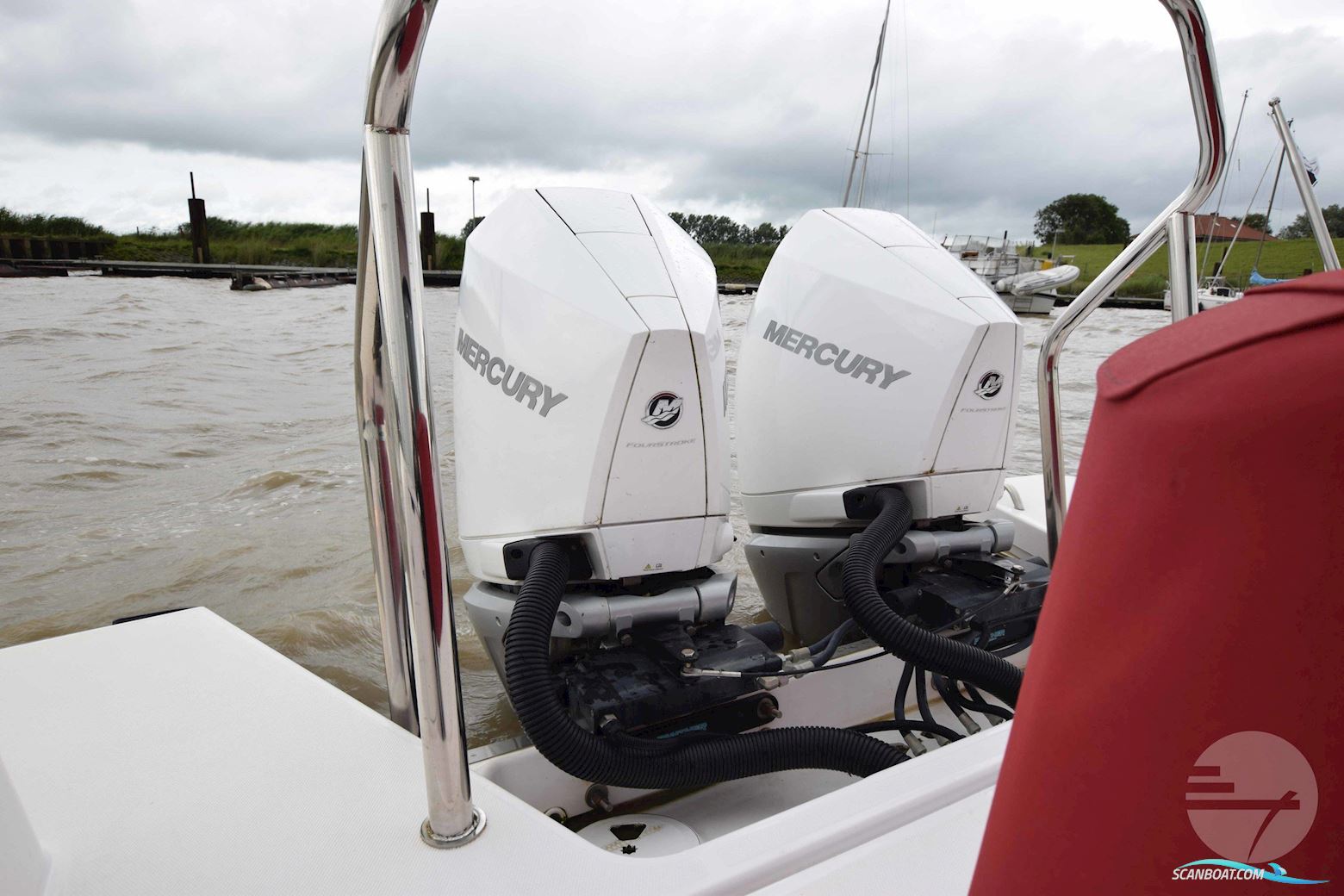 Axopar 37 Cross Cabin