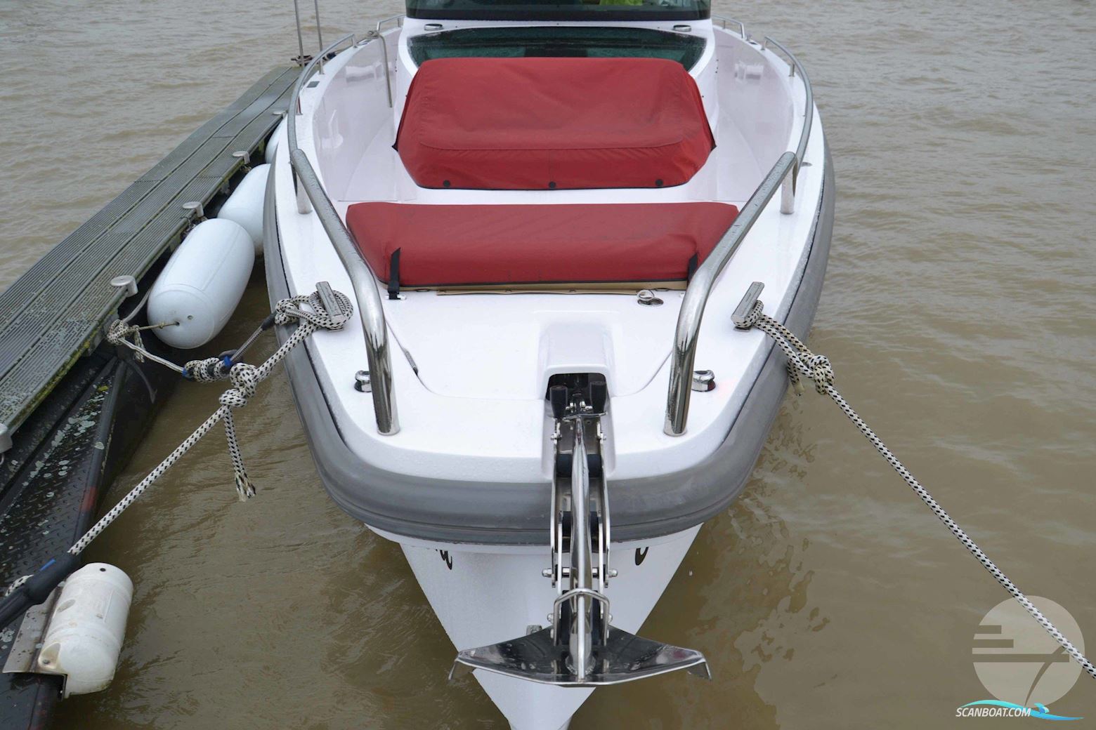 Axopar 37 Cross Cabin