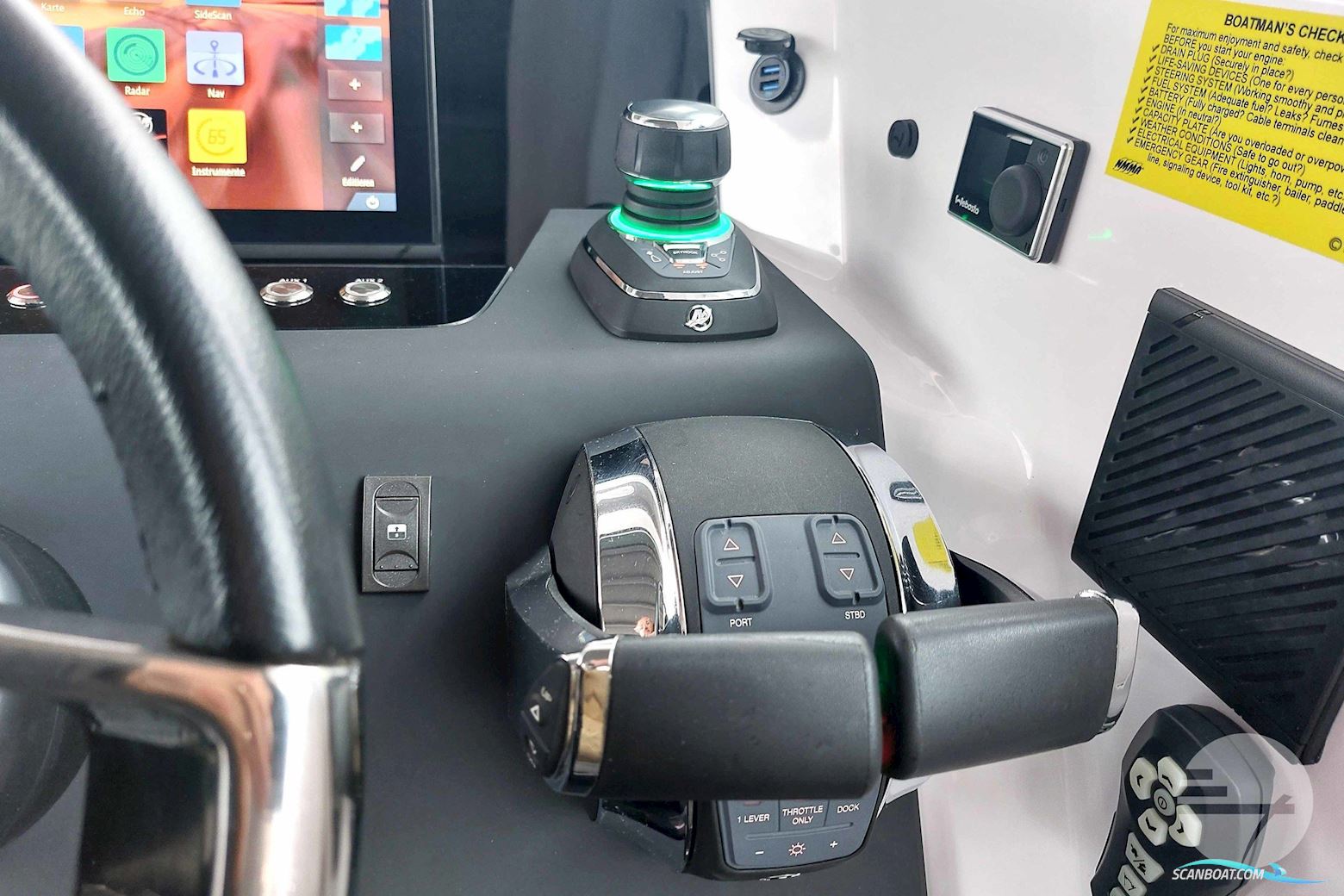 Axopar 37 Cross Cabin