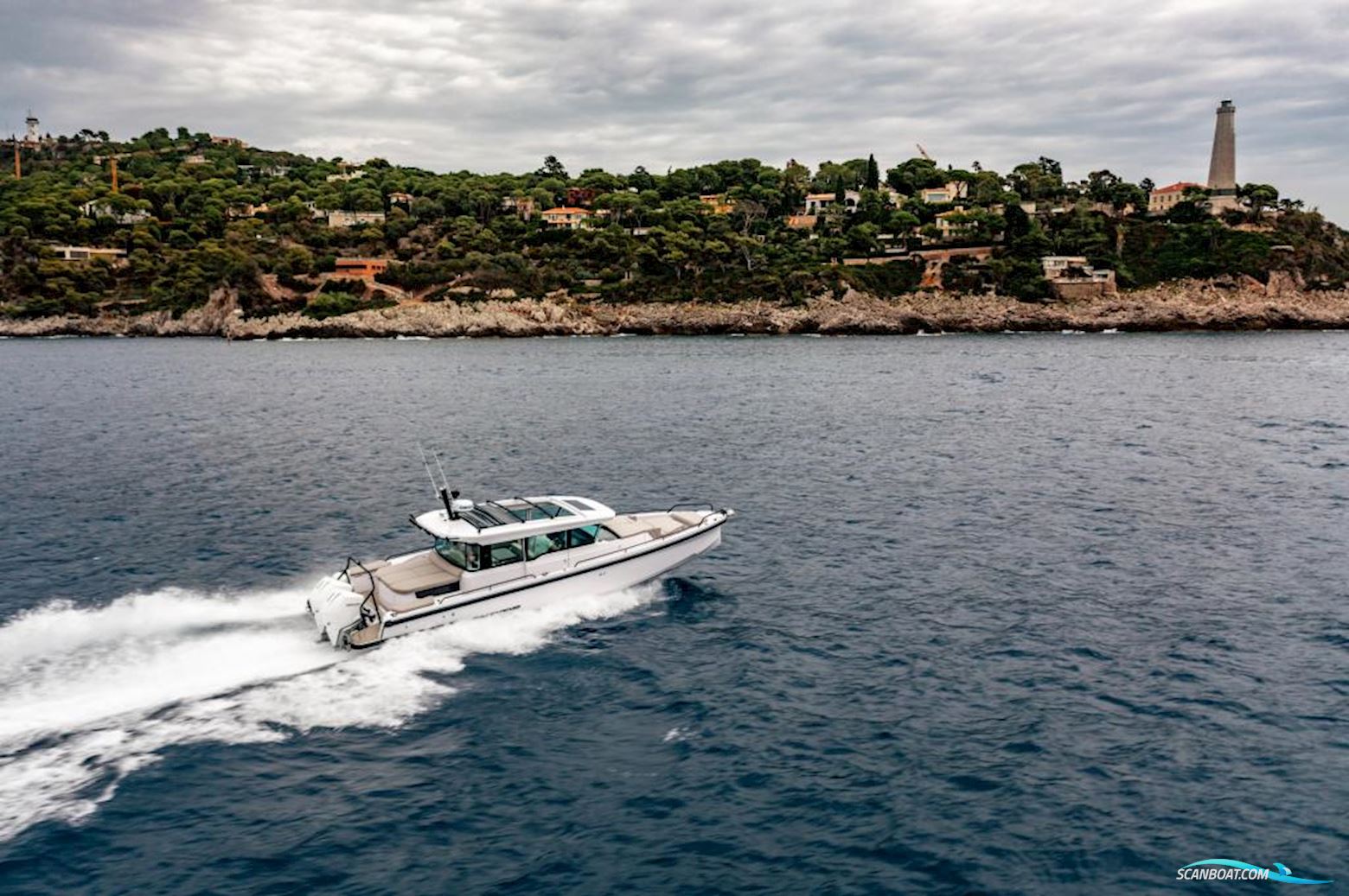 AXOPAR 37 Cross Cabin