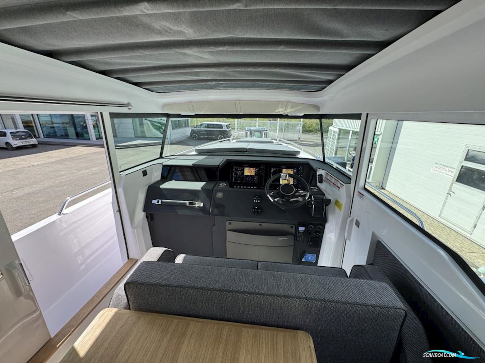 Axopar 37 Cross Cabin