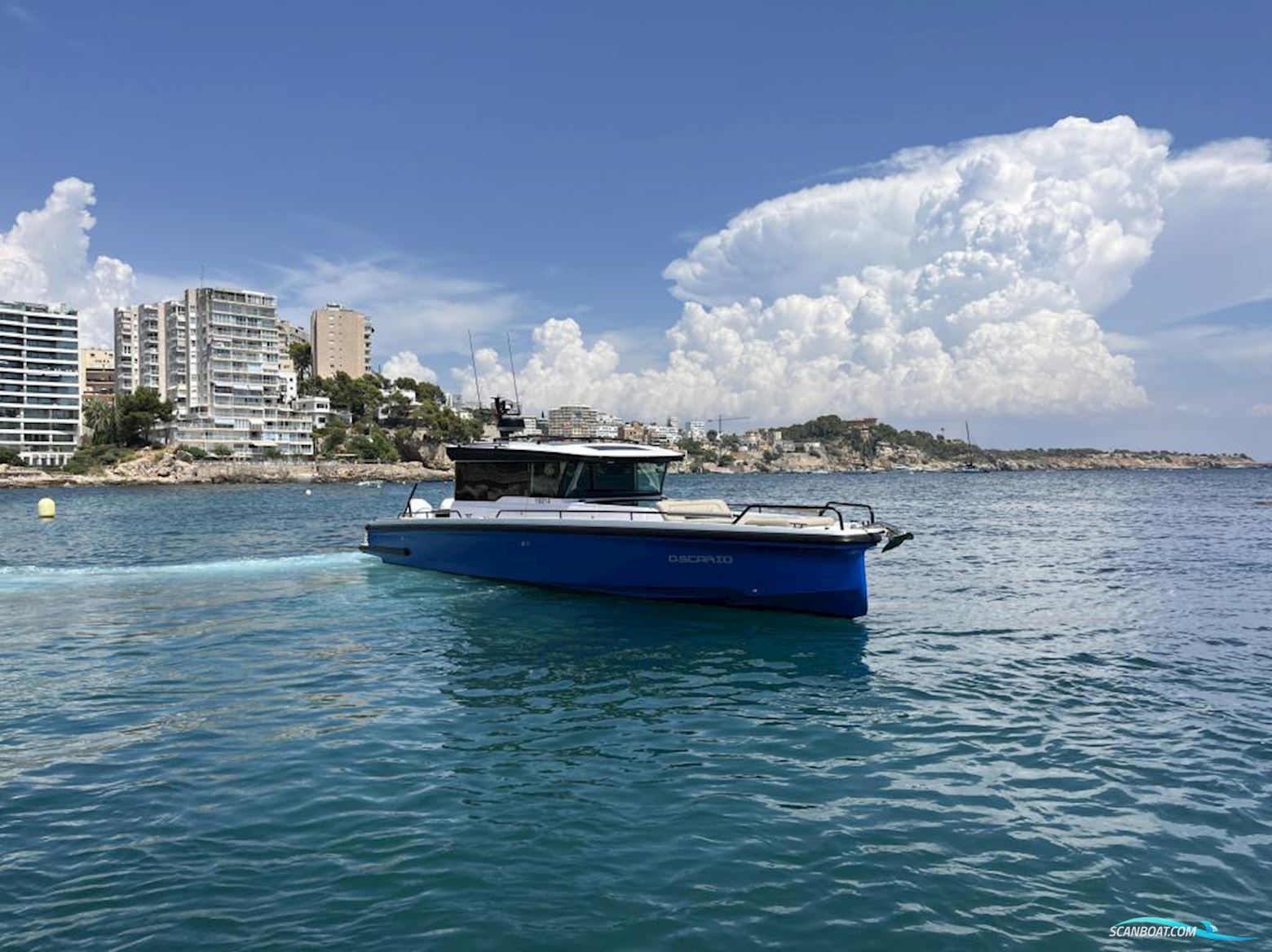 Axopar 37 Cross Cabin