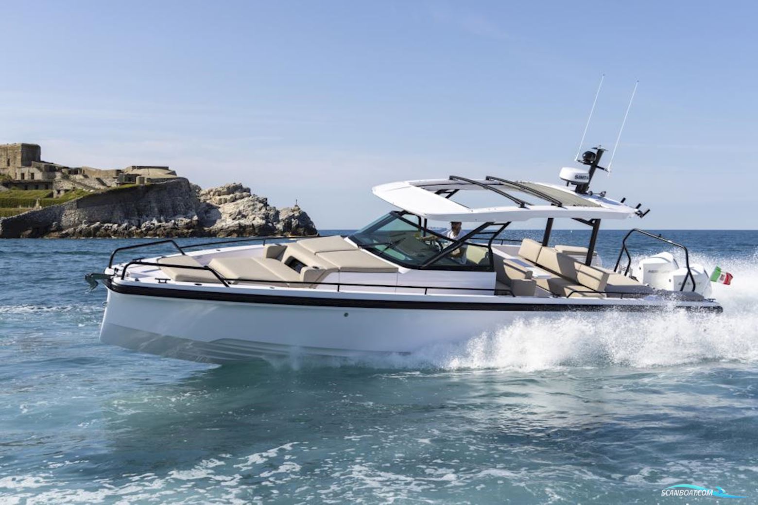 Axopar 37 Sun-Top - Multistorage Motorboat 2025, with Mercury engine, Finland