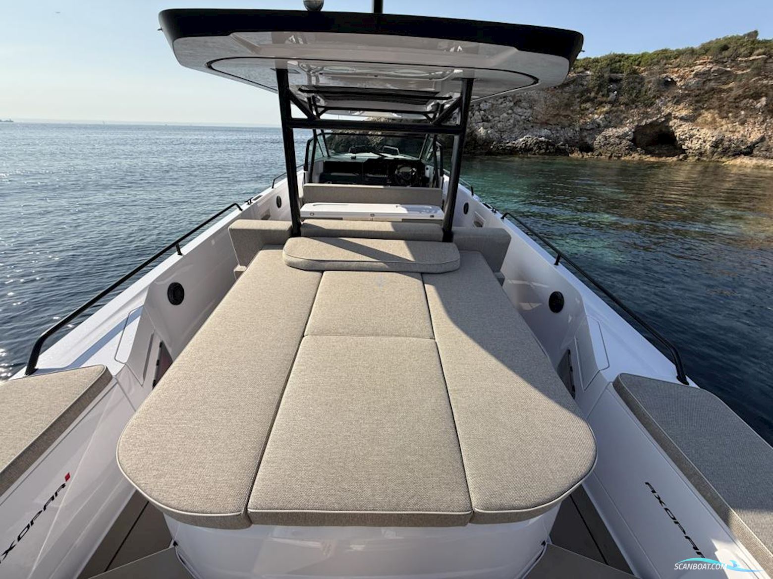 Axopar 37 Sun-Top - Reserviert