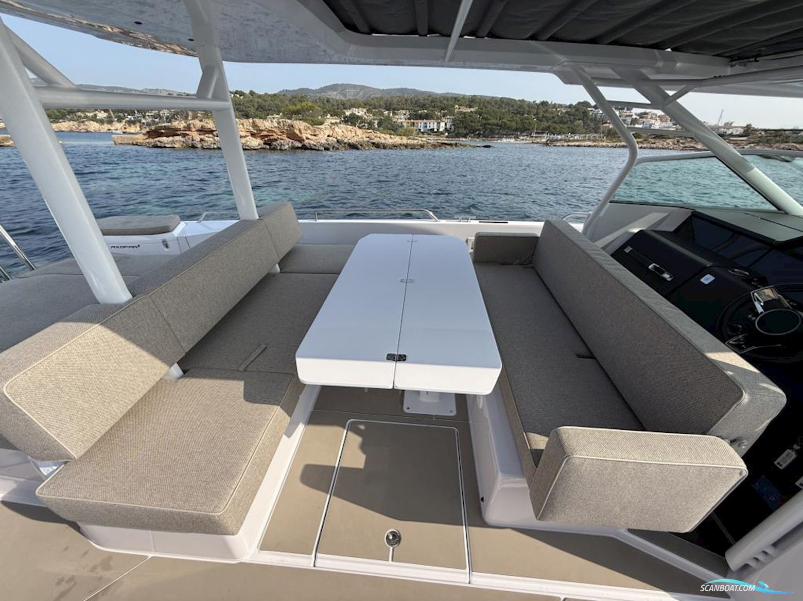 AXOPAR 37 Sun-Top - reserviert