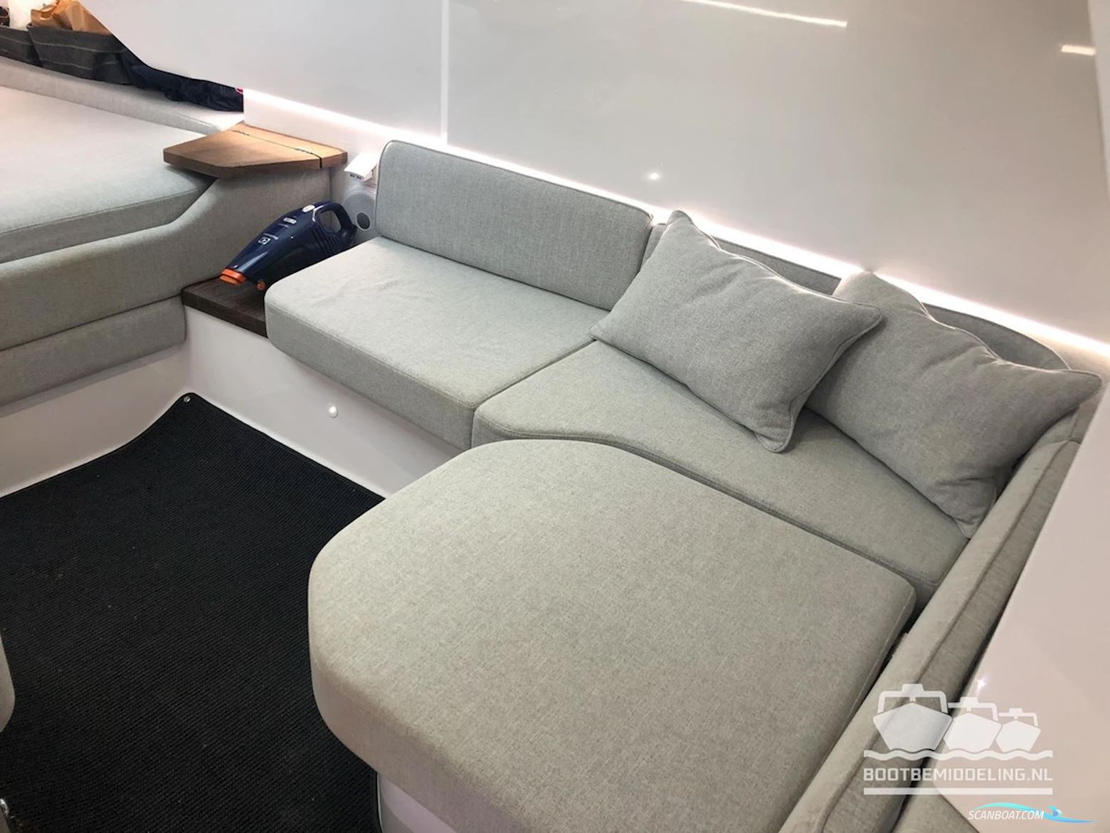 AXOPAR 37 SUN TOP, BRABUS LINE