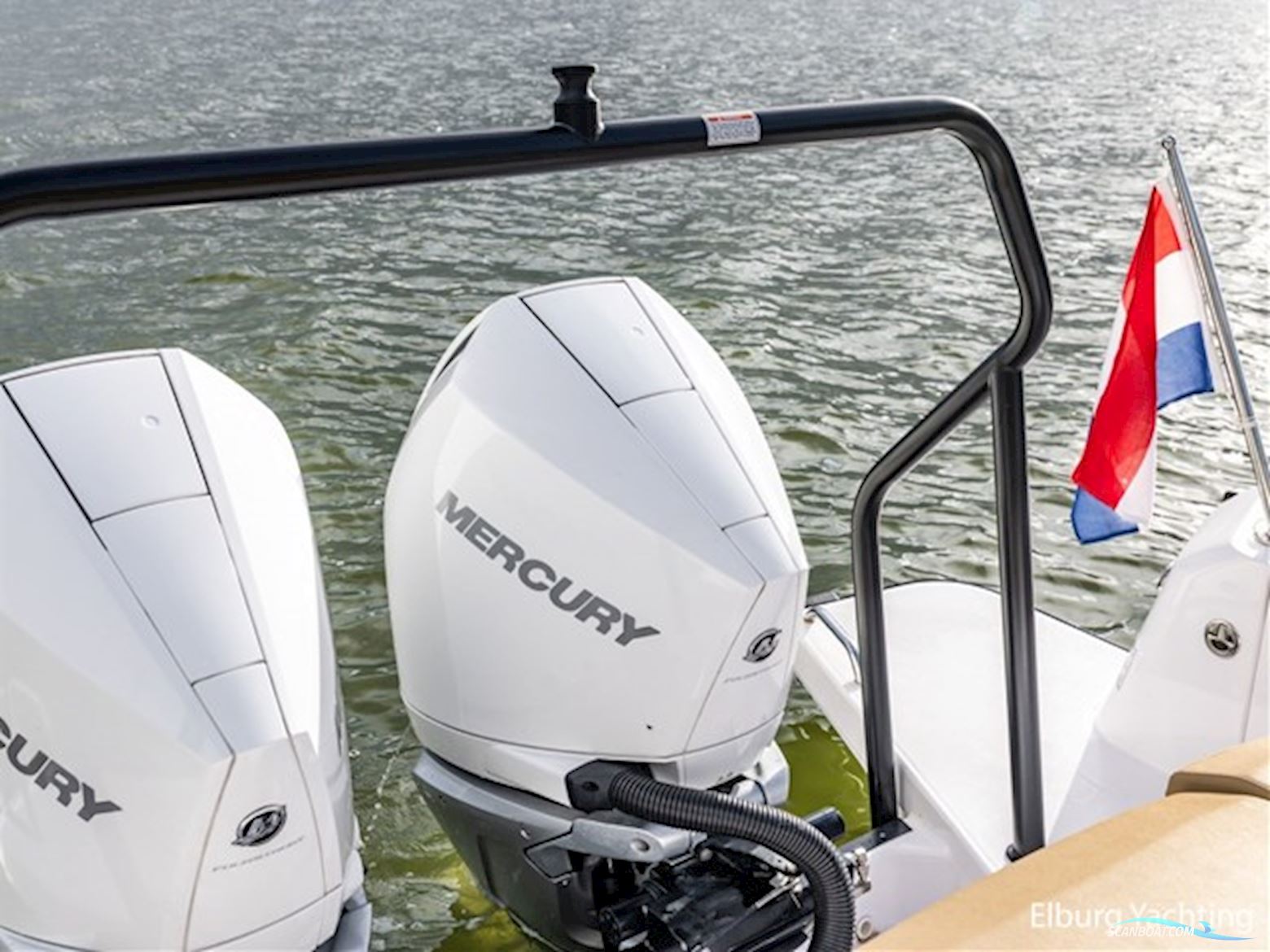 Axopar 37 XC Cross Cabin - Brabus 