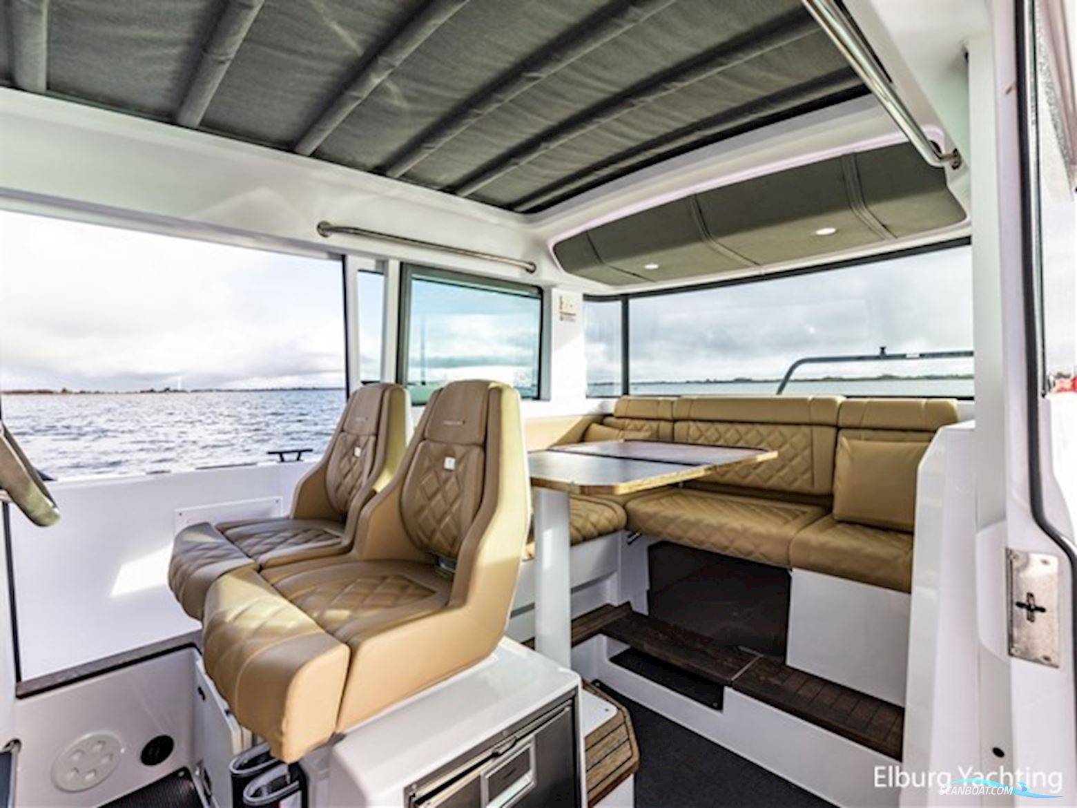 Axopar 37 XC Cross Cabin - Brabus