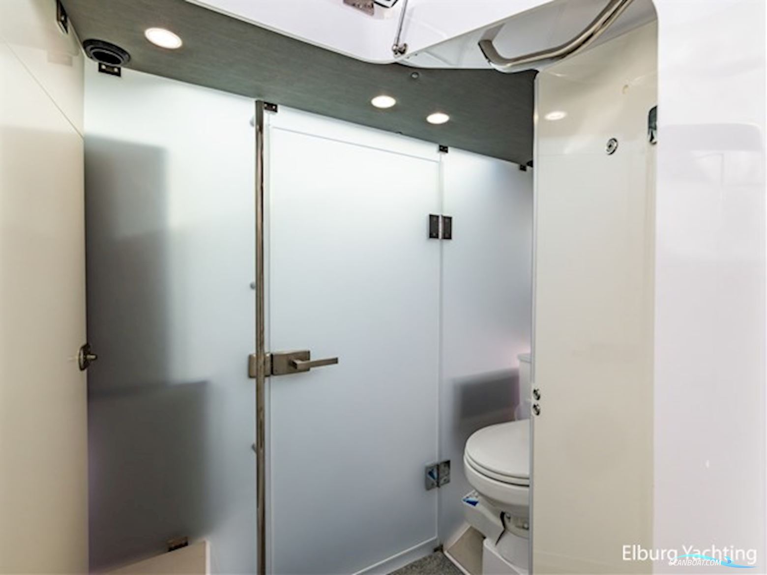 Axopar 37 XC Cross Cabin - Brabus