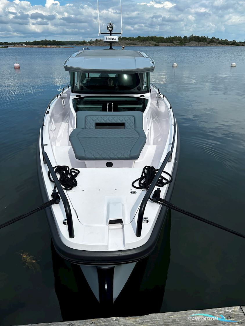 Axopar 37 XC Cross Cabin Brabus