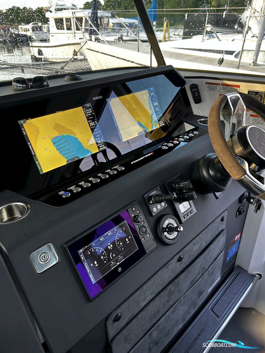 Axopar 37 XC Cross Cabin Brabus