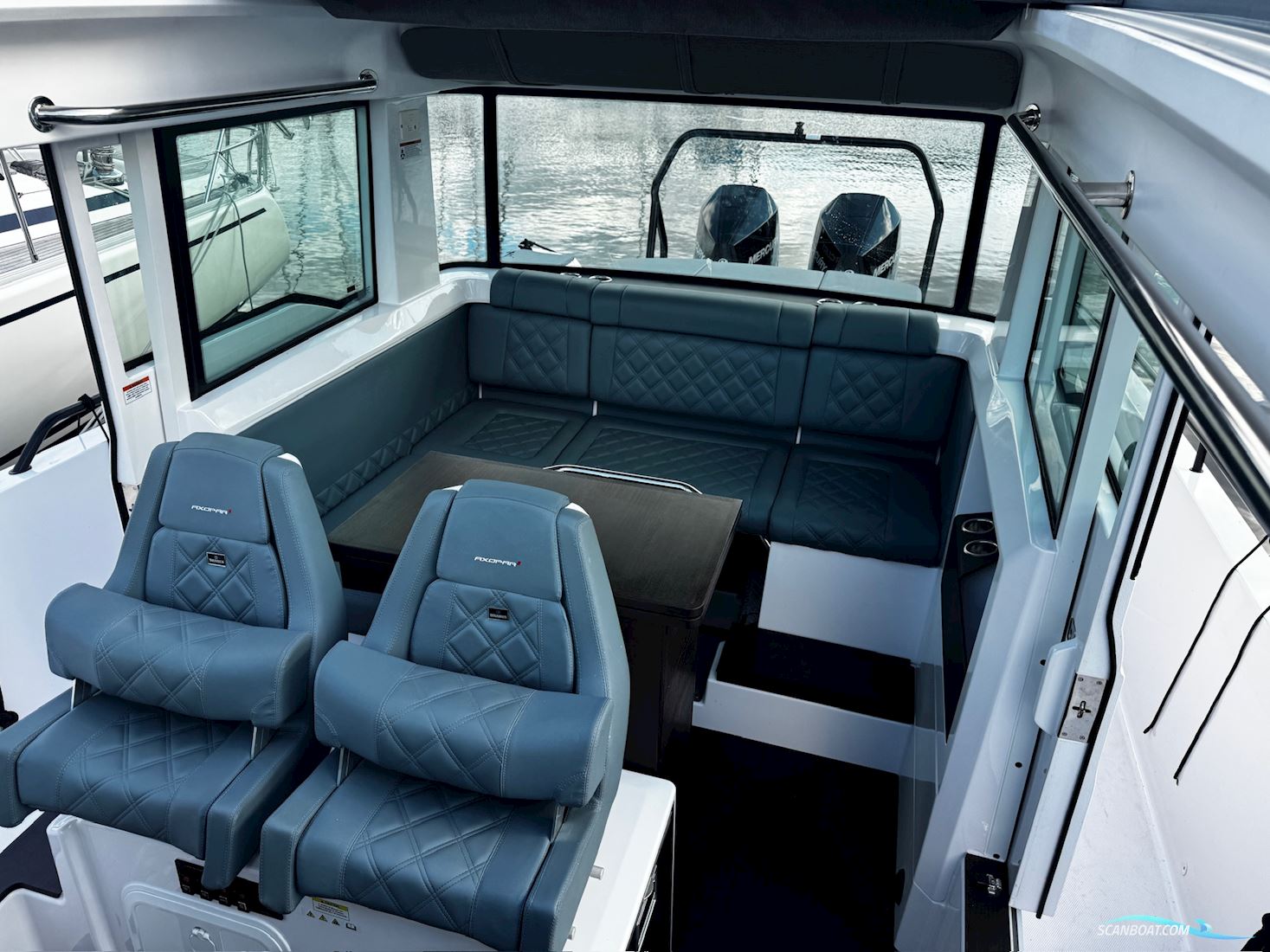 Axopar 37 XC Cross Cabin Brabus
