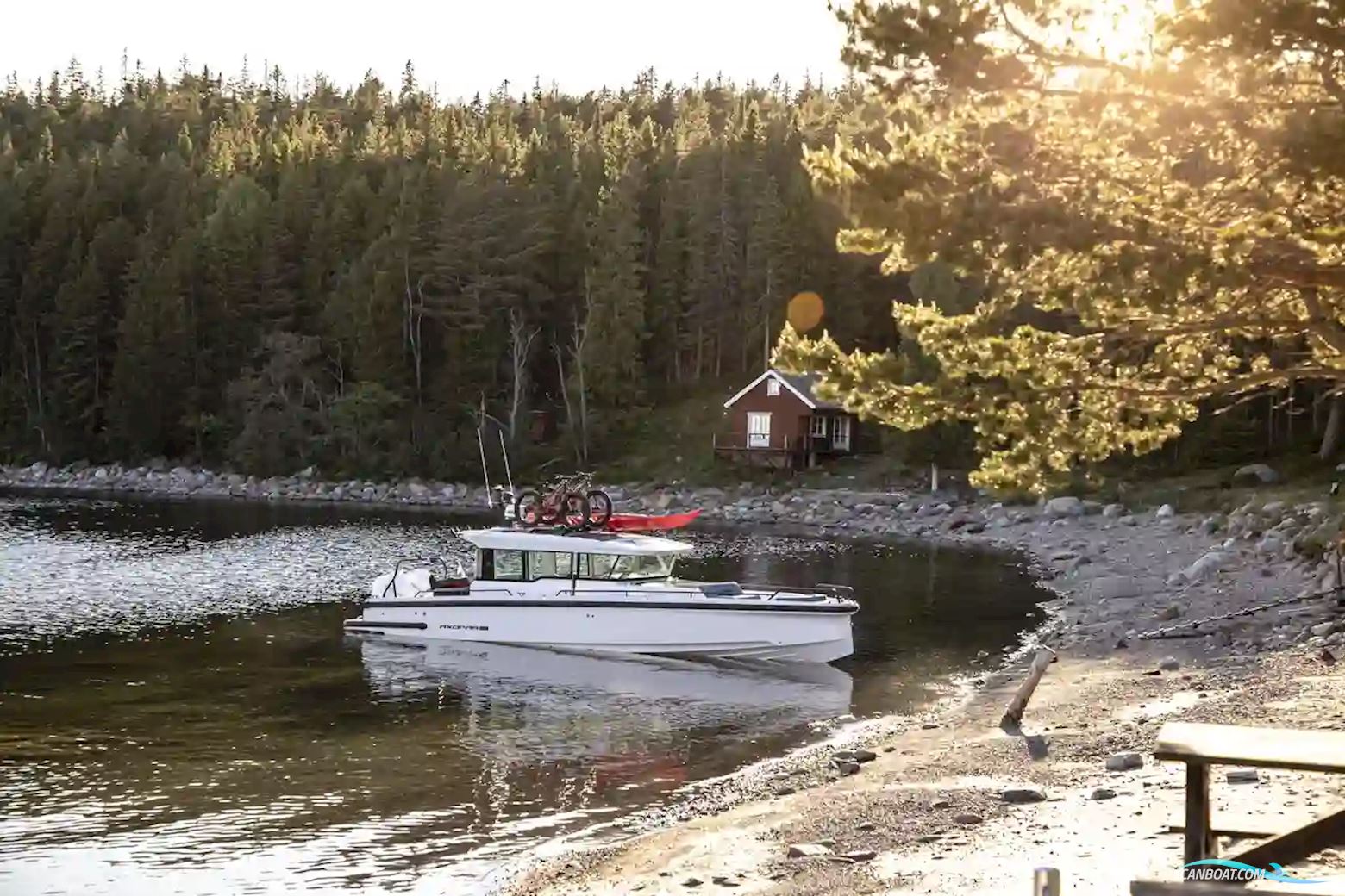 AXOPAR 37 XC Cross Cabin