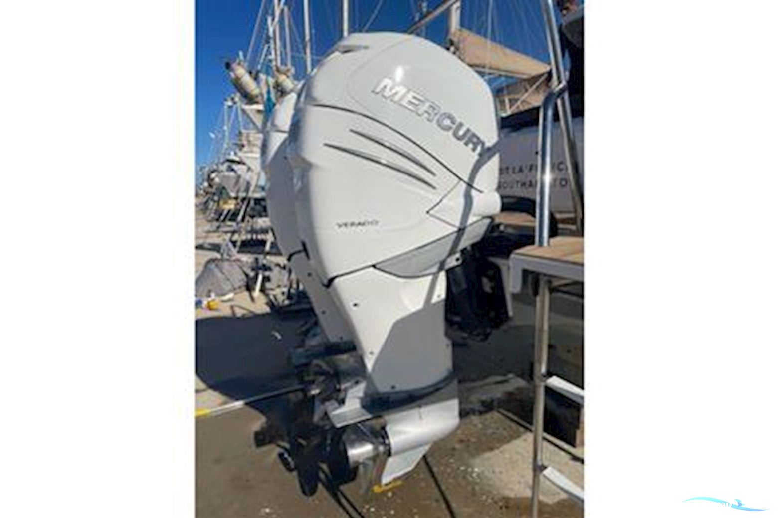 AXOPAR 37 XC Cross Cabin