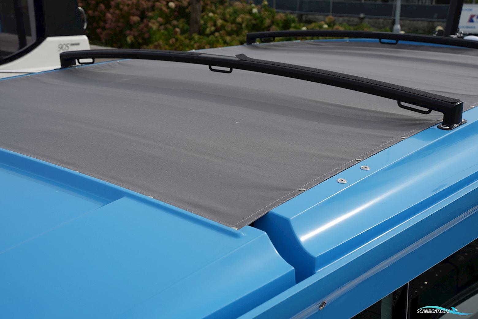 Axopar 37 XC Cross Cabin