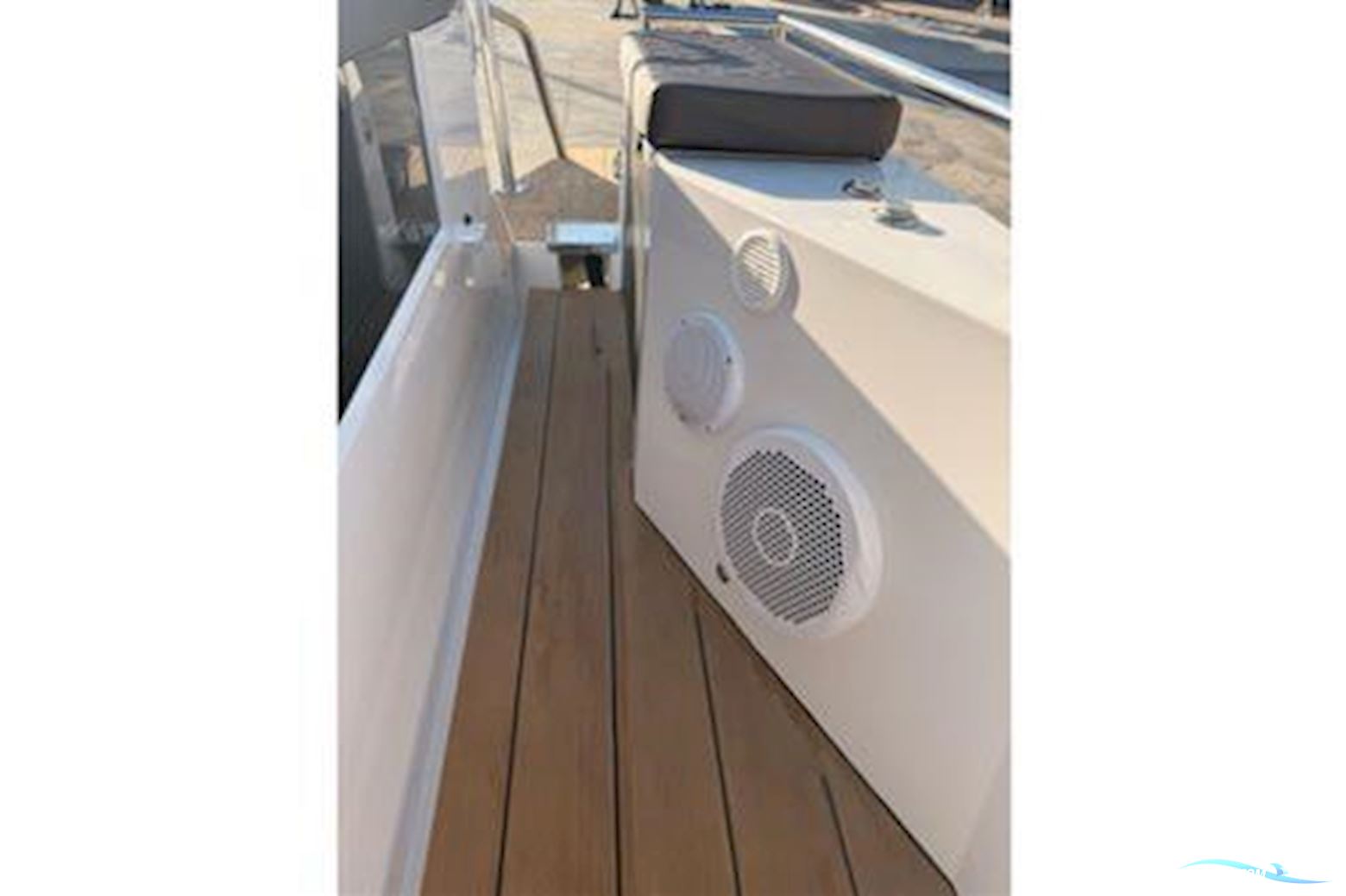 Axopar 37 XC Cross Cabin