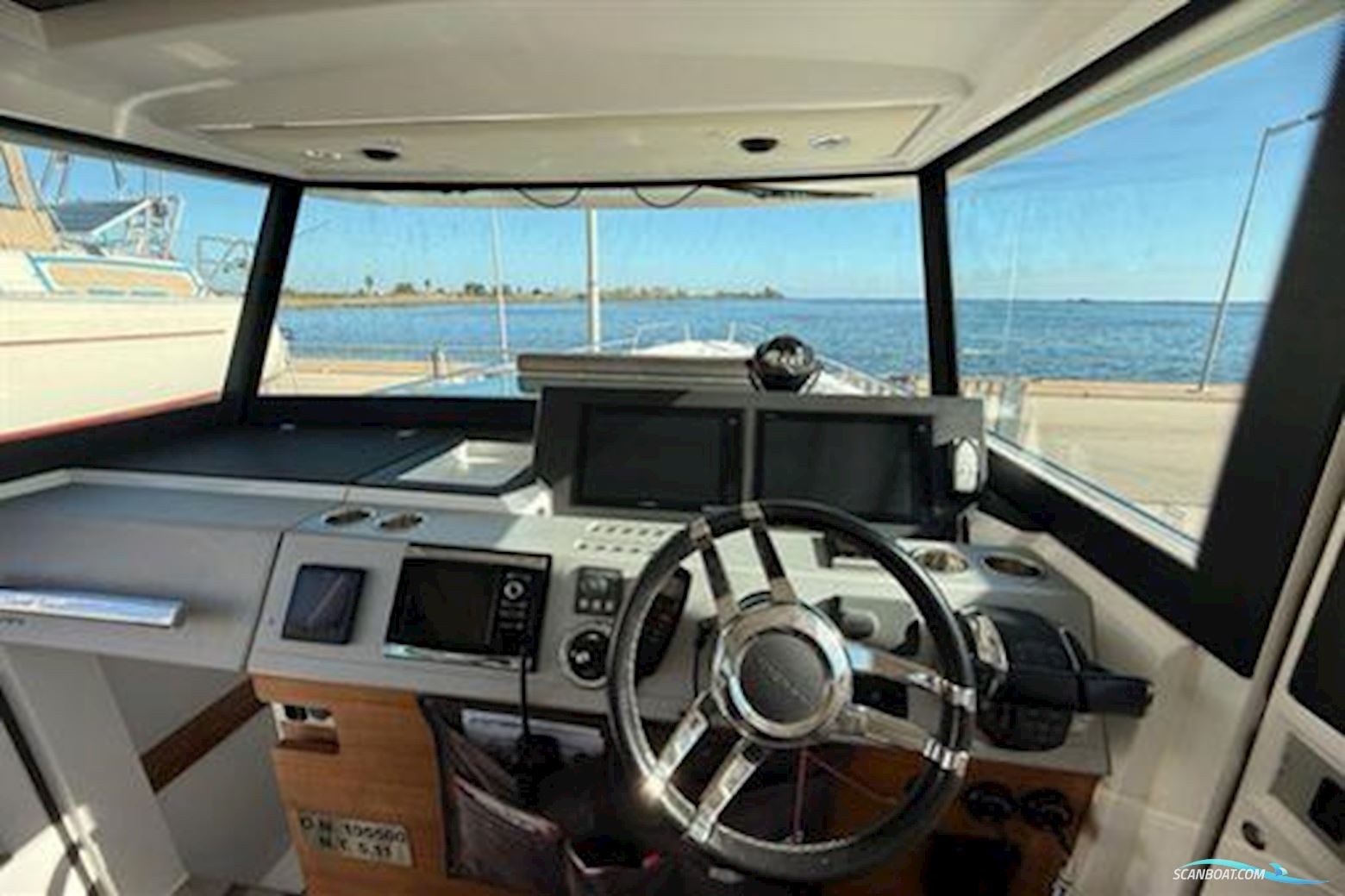 Axopar 37 XC Cross Cabin