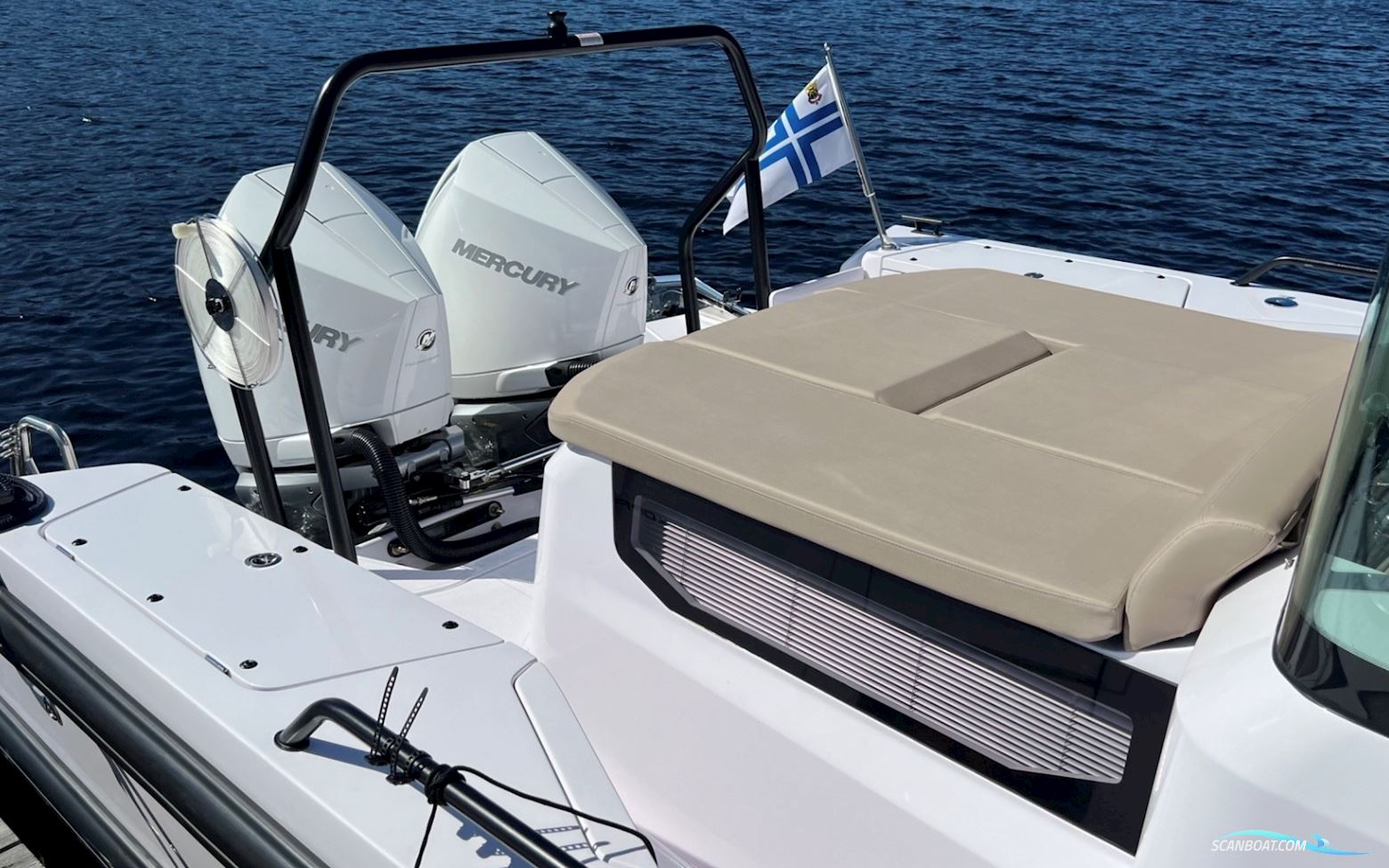 Axopar 37 XC Cross Cabin