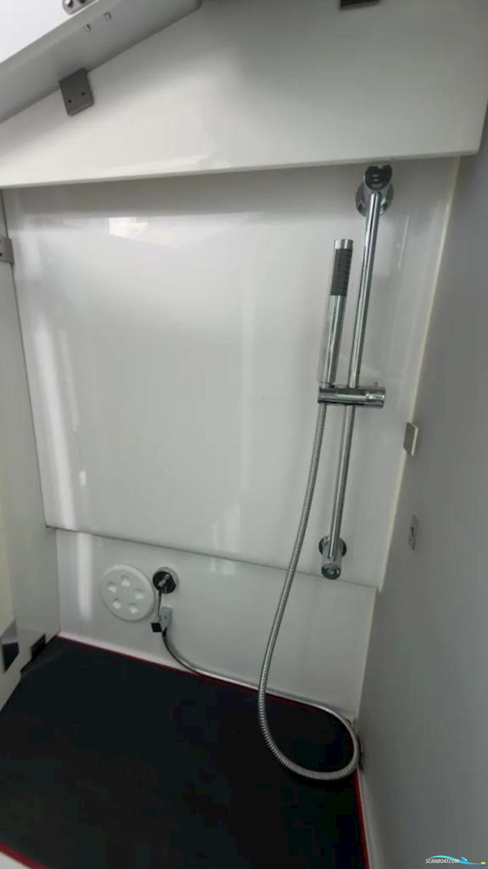 AXOPAR 37 XC Cross Cabin