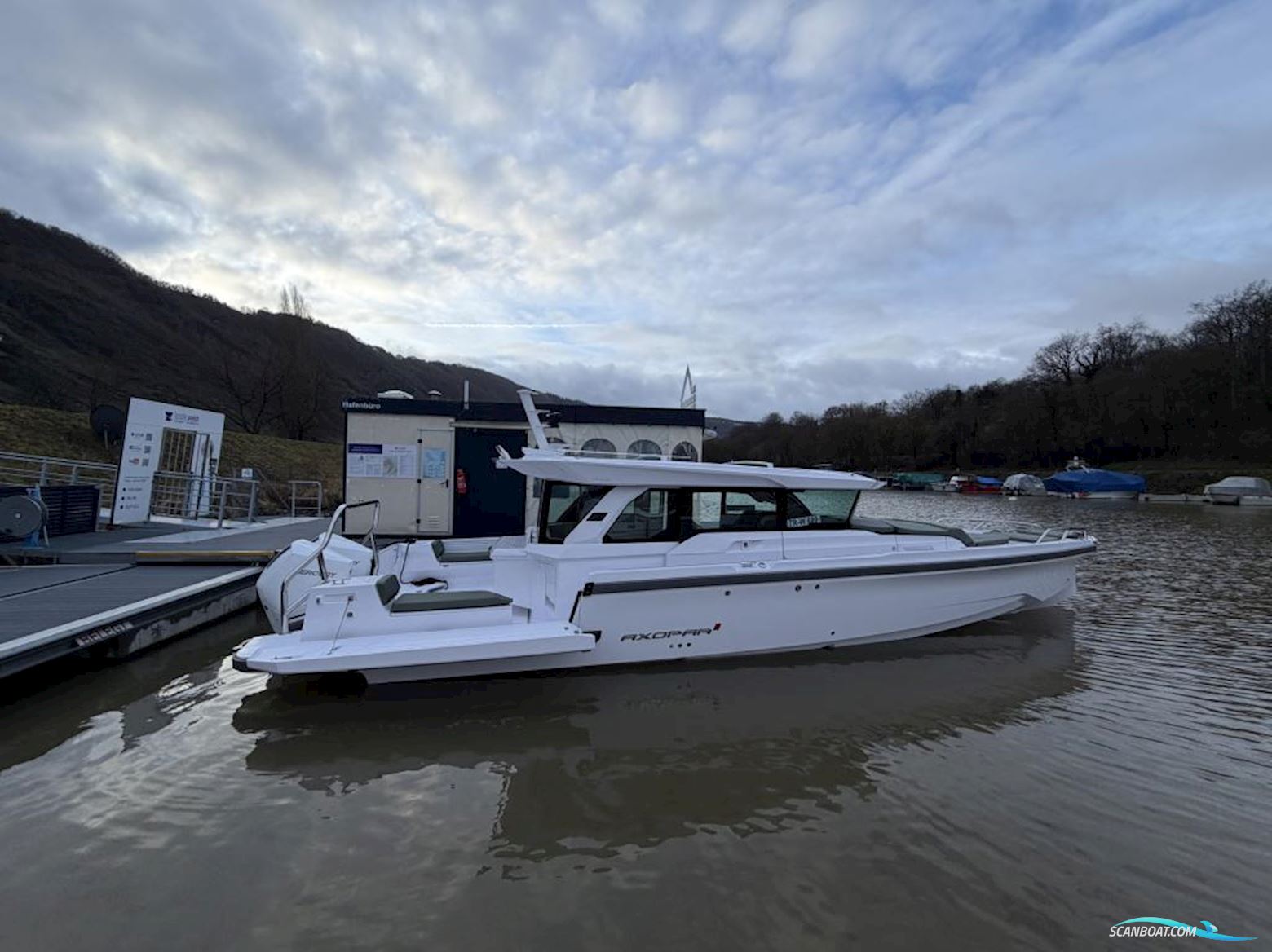 Axopar 38 Cross Cabin Motorboat 2026, with Mercury Verado engine, Germany