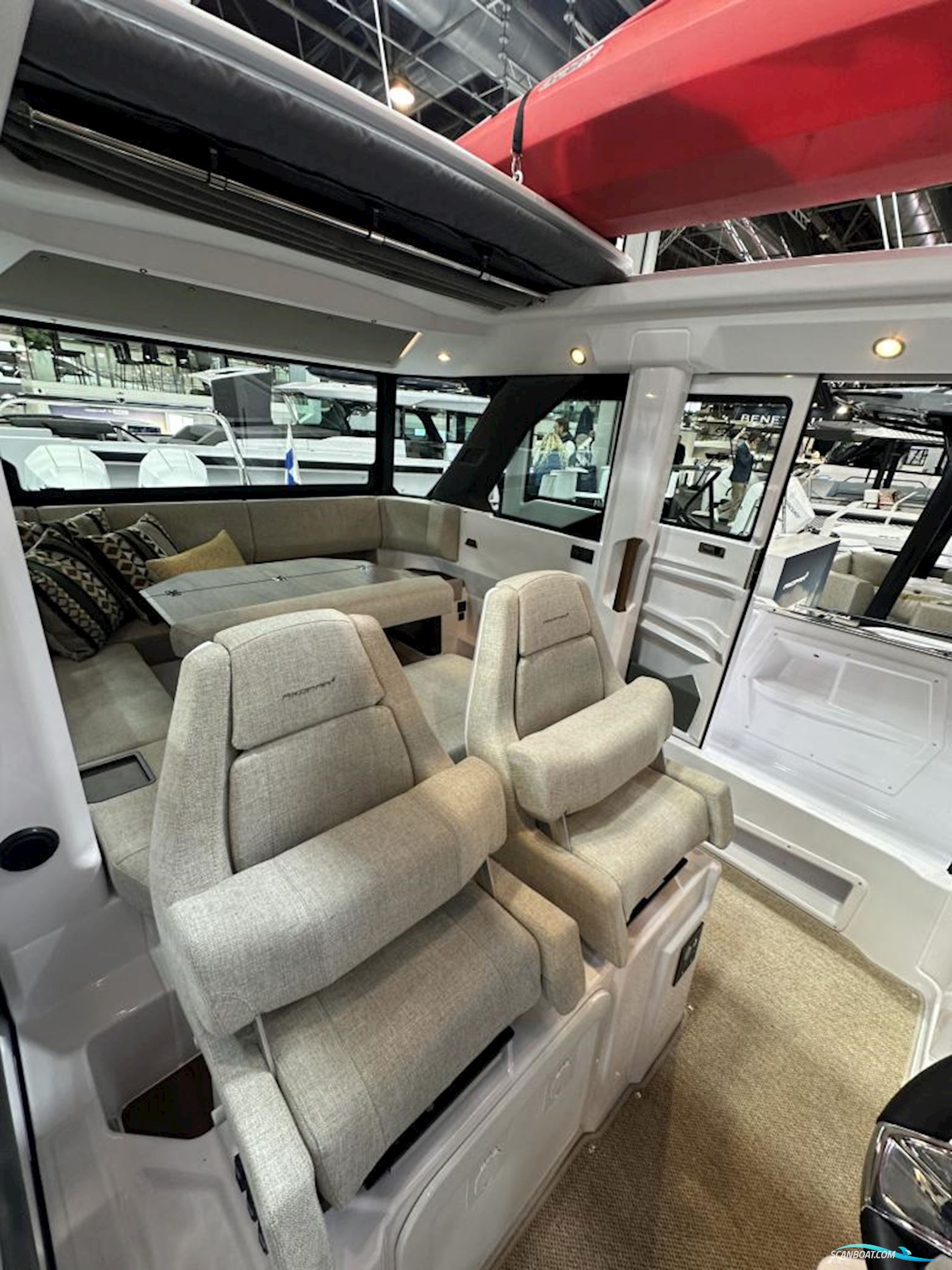 Axopar 38 Cross Cabin