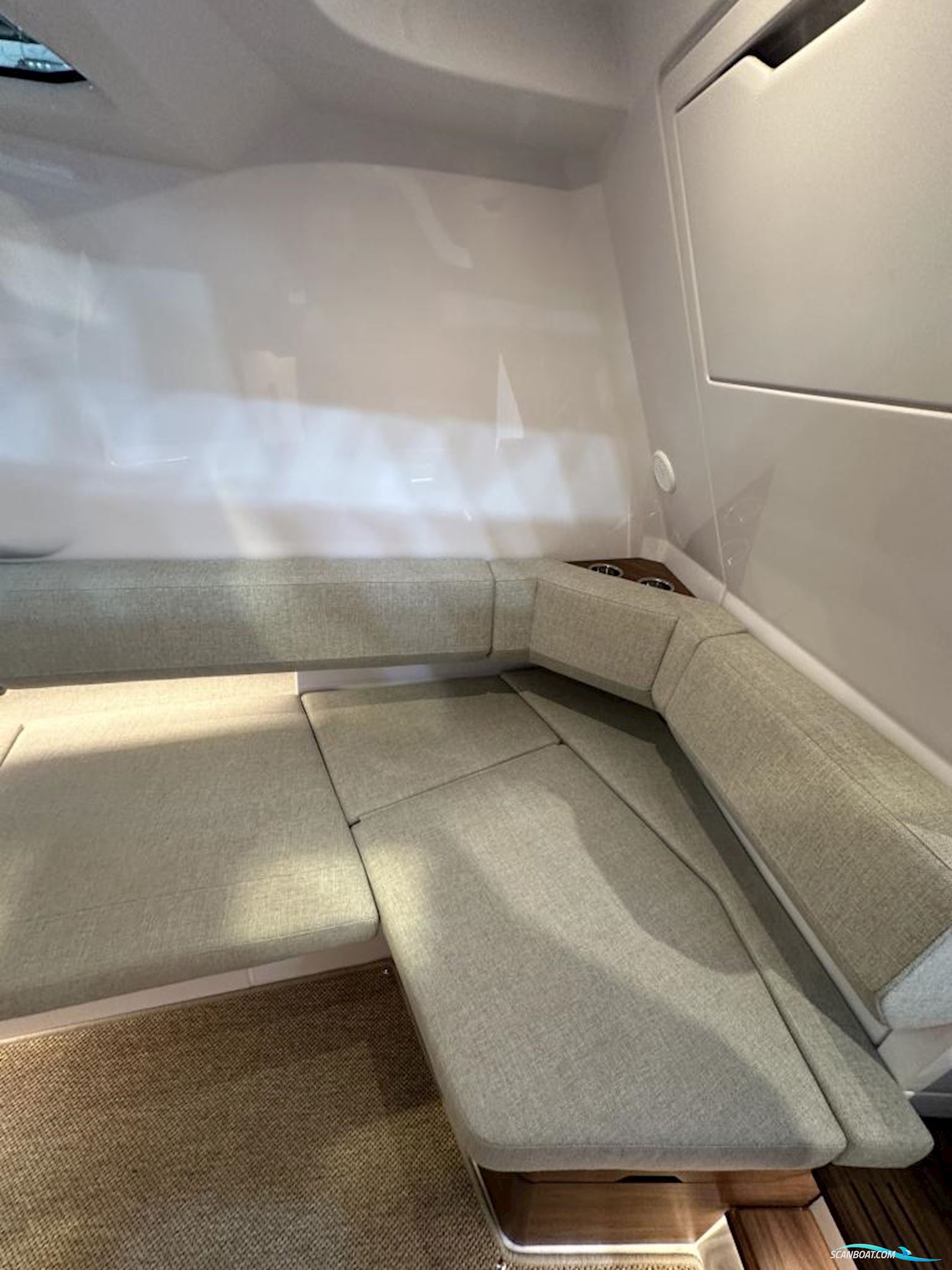 Axopar 38 Cross Cabin