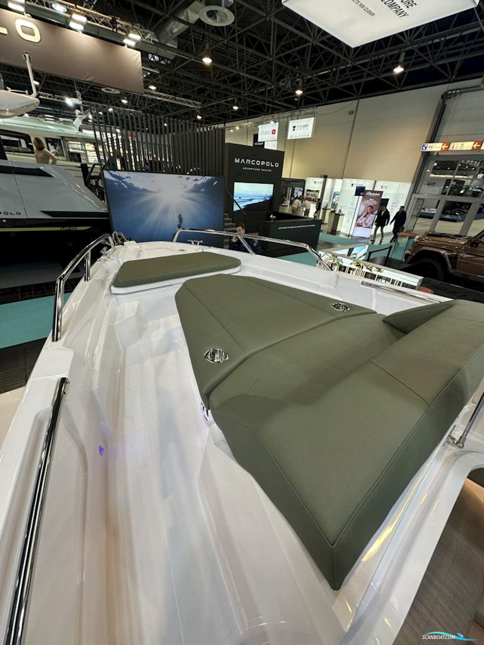 Axopar 38 Cross Cabin