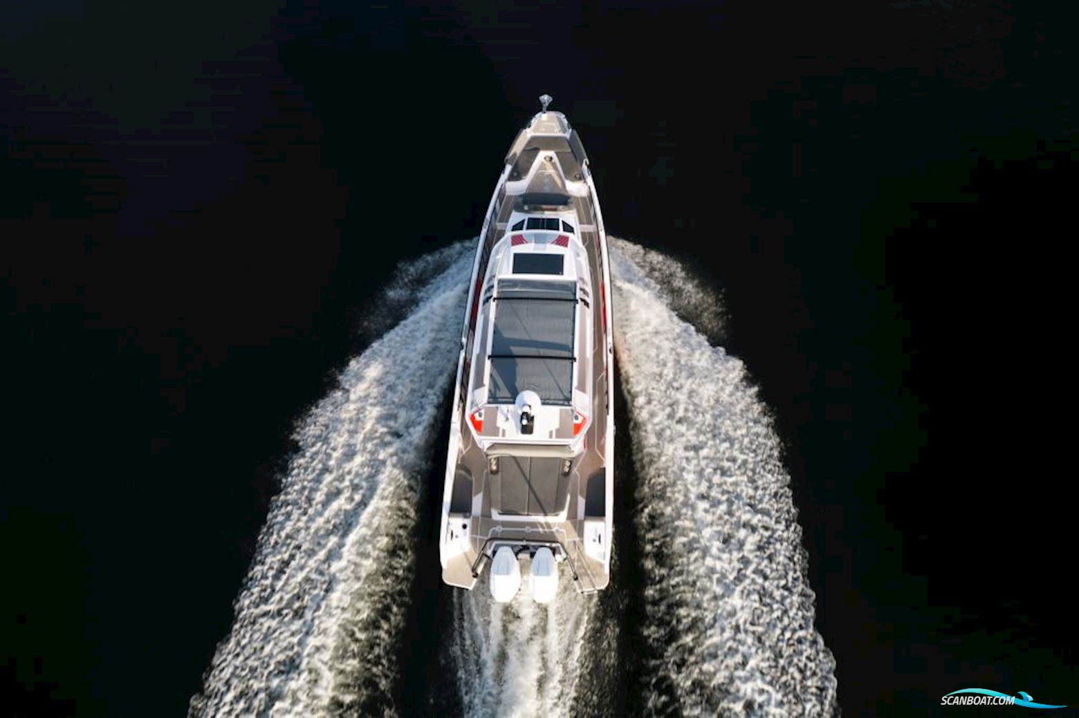 Axopar 38 Cross Cabin