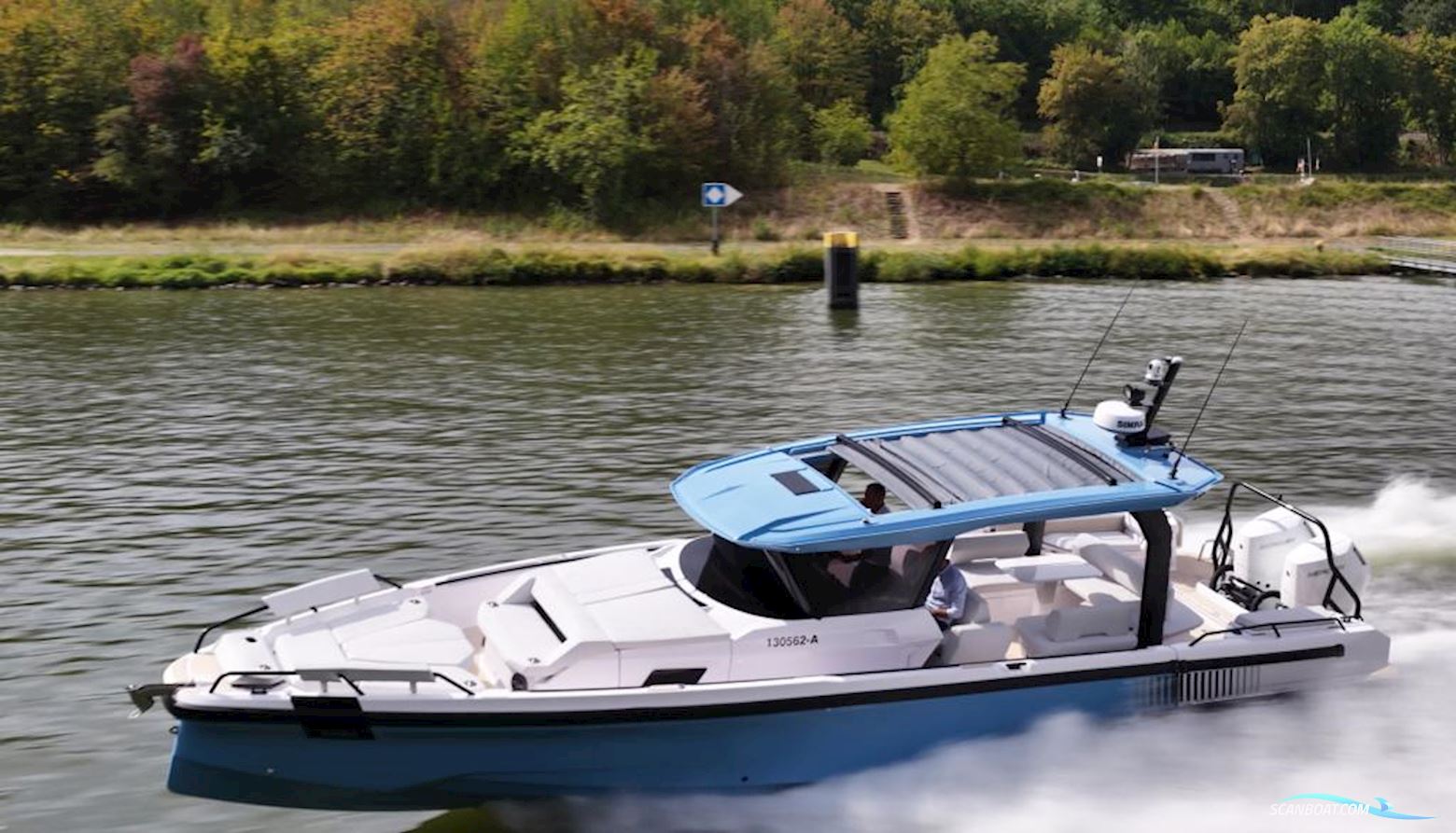 Axopar 38 Cross Top Motorboat 2026, France