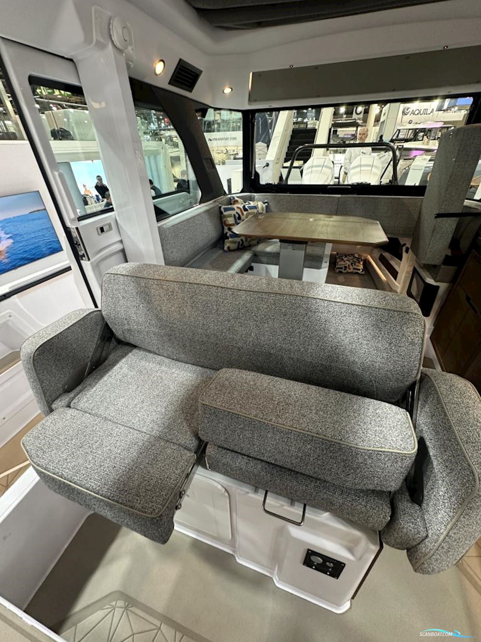 Axopar 38 XC Cross Cabin
