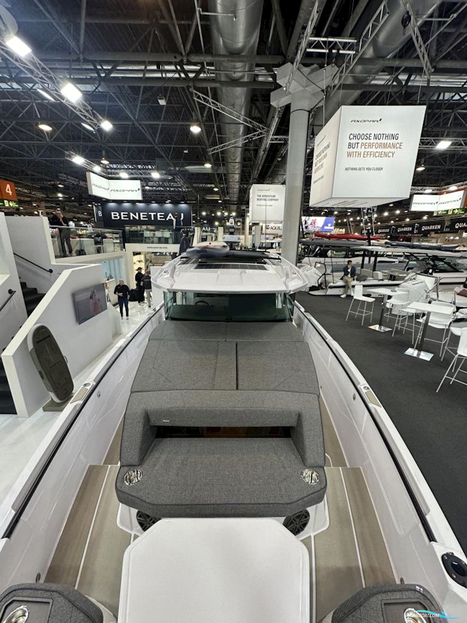 Axopar 38 XC Cross Cabin