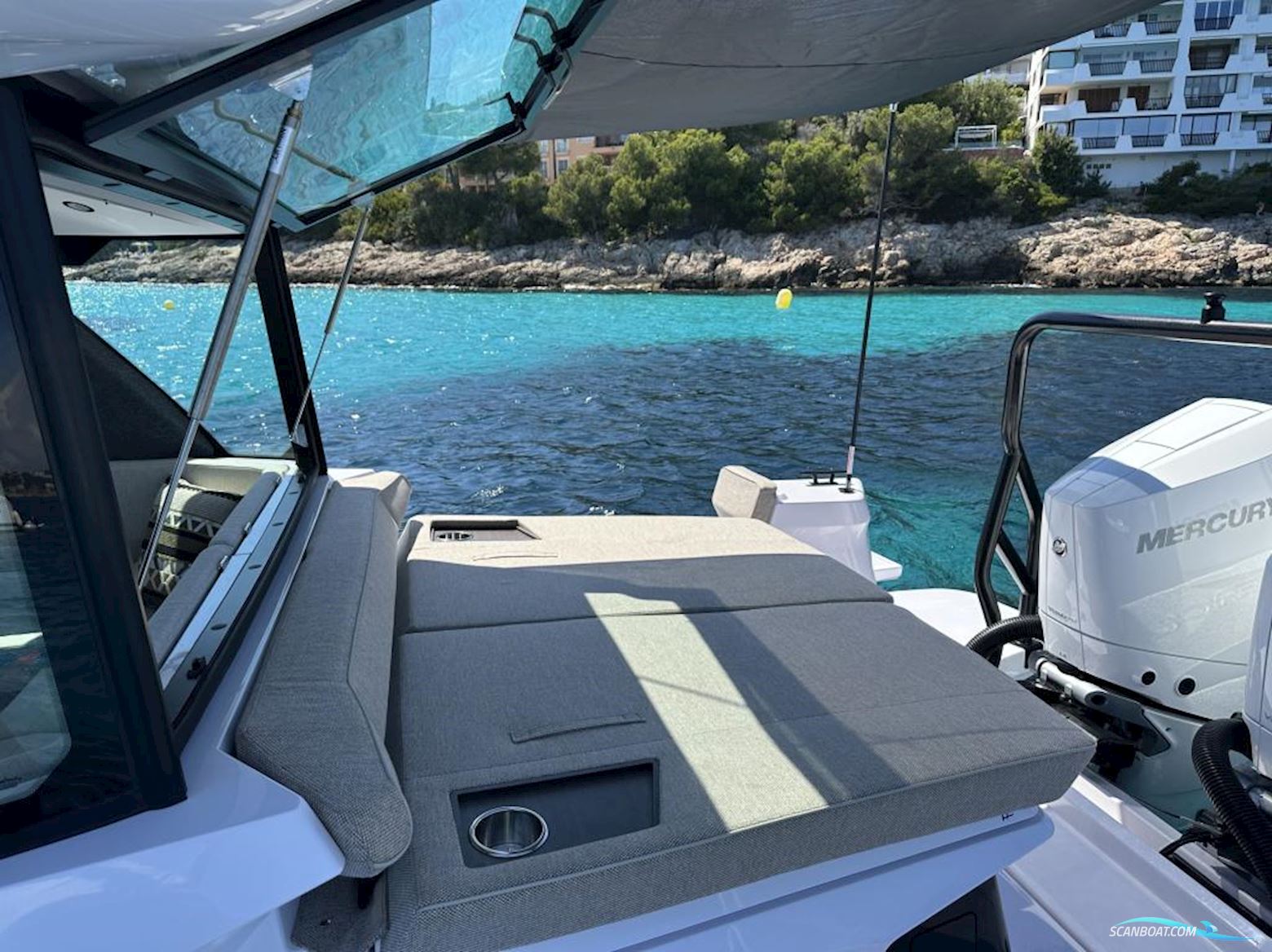 AXOPAR 38 XC Cross Cabin