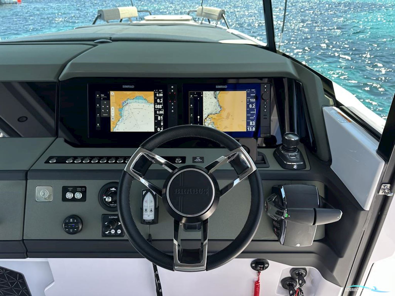 AXOPAR 38 XC Cross Cabin