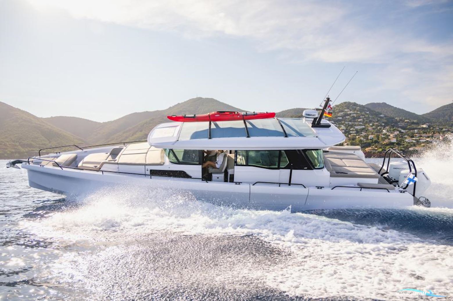 Axopar 45 Cross Cabin - Reserviert