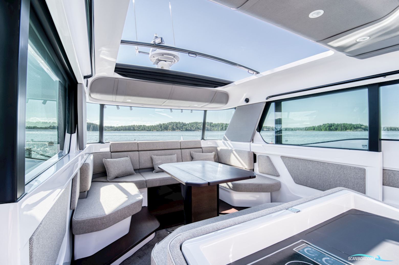 Axopar 45 Cross Cabin Brabus
